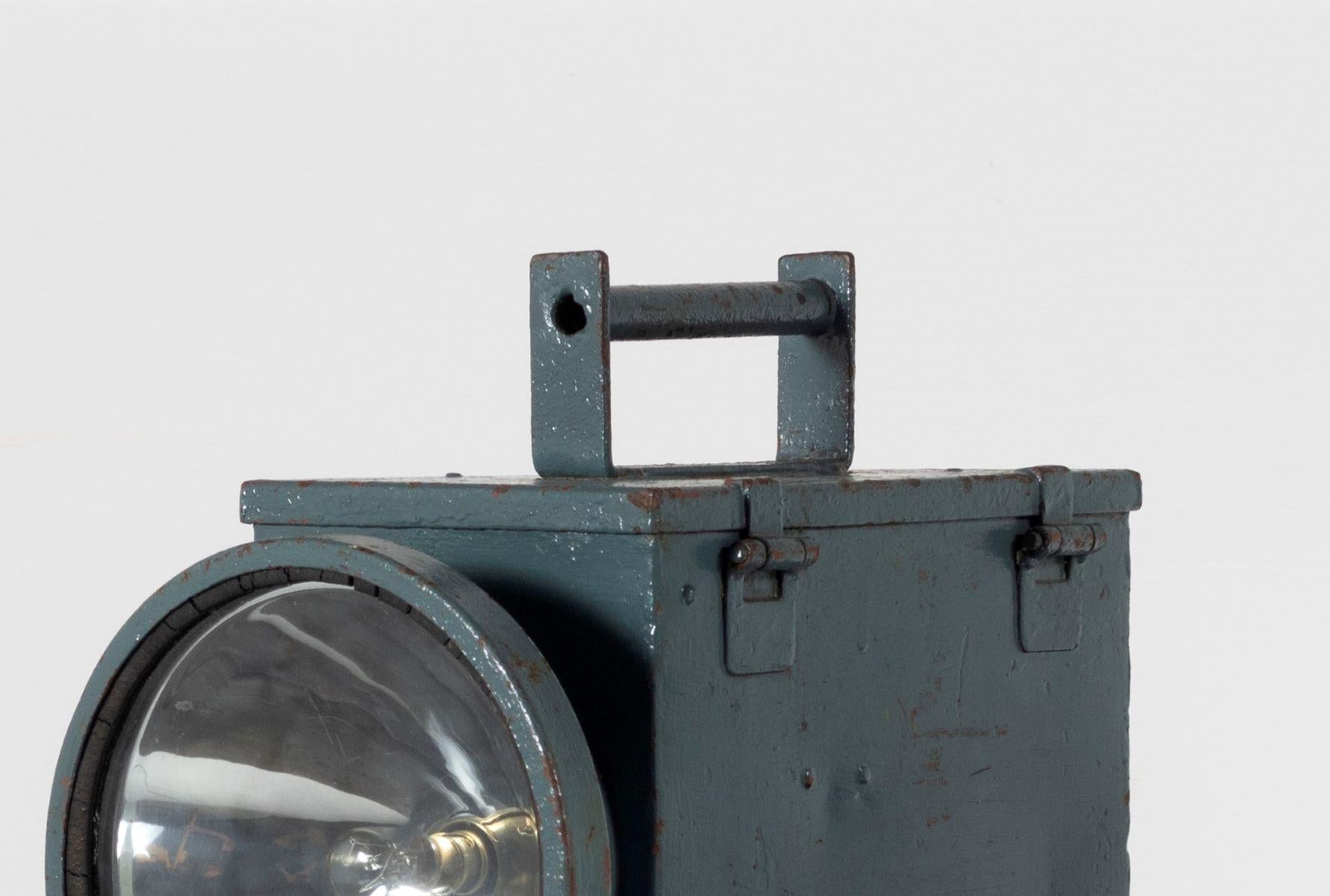 Industrielle Militärische Fackel-Tischlampe von General Electric Company aus den 1920er Jahren im Zustand „Gut“ im Angebot in Llanbrynmair, GB