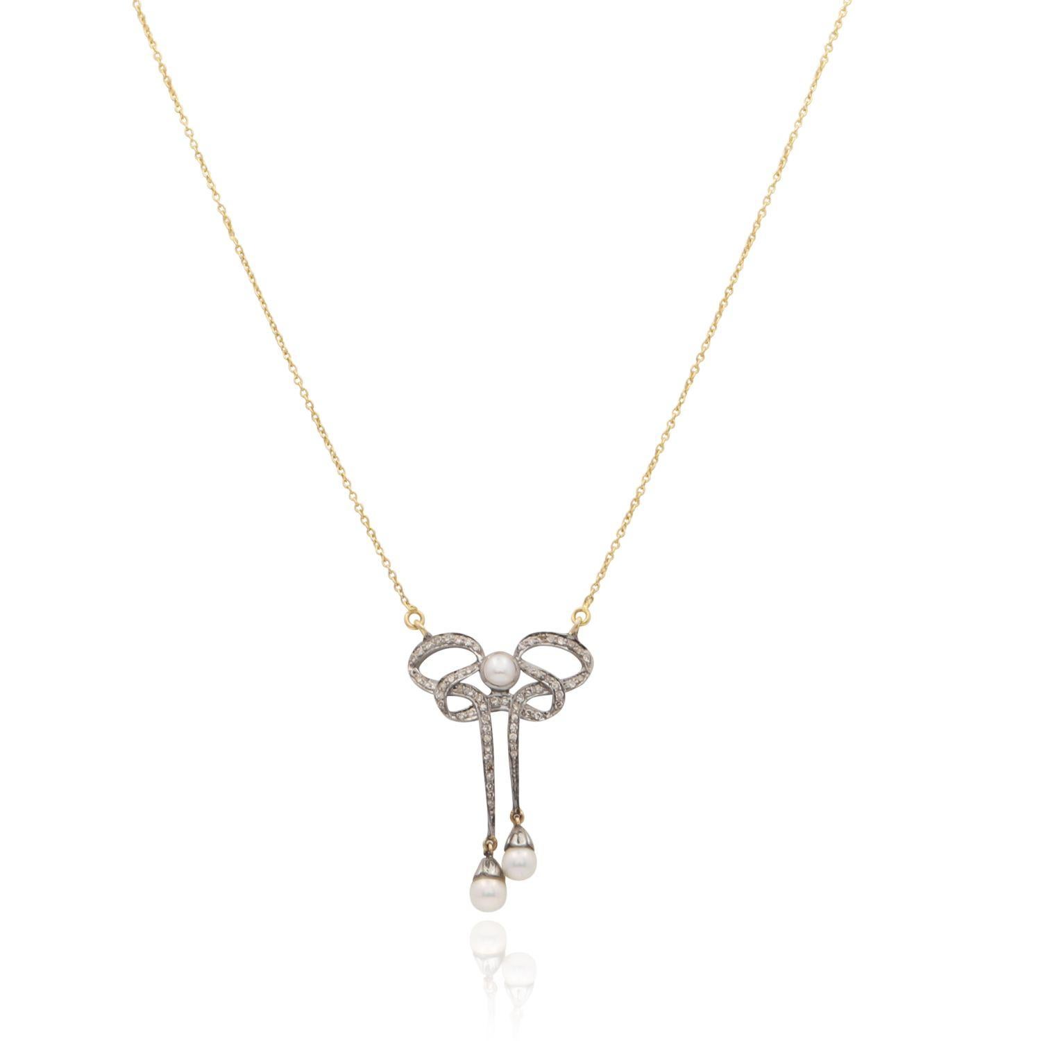 A fashionable vintage inspired dainty necklace, taking one back to the 17th century right through the 1920’s.

Bows are ancient symbols of strength, unions, ties that bind, loyalty and beauty; love and marriage. The bow motif is said to have first