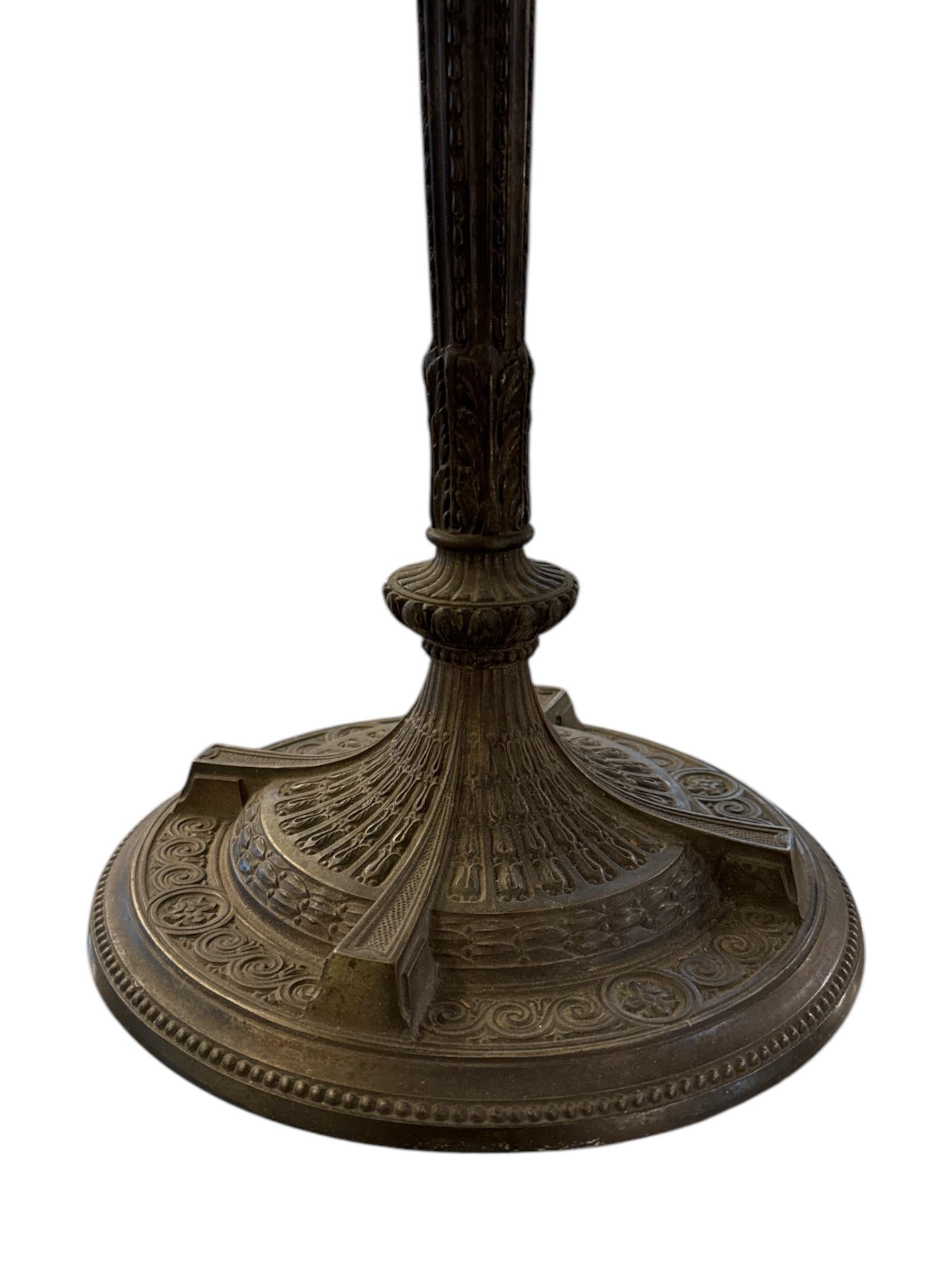 20th Century 1920s Iris Head Table Lamp For Sale