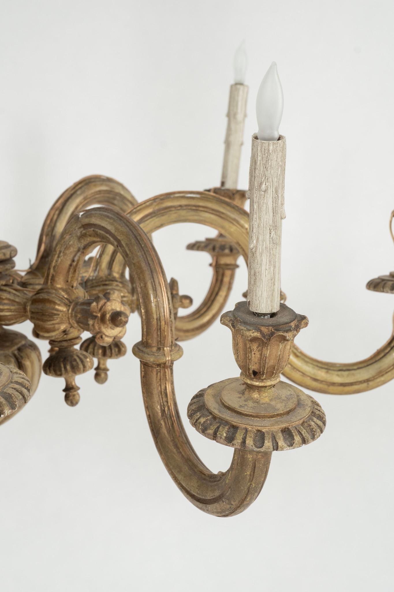 Lustre italien en bois doré des années 1920 Bon état - En vente à Houston, TX