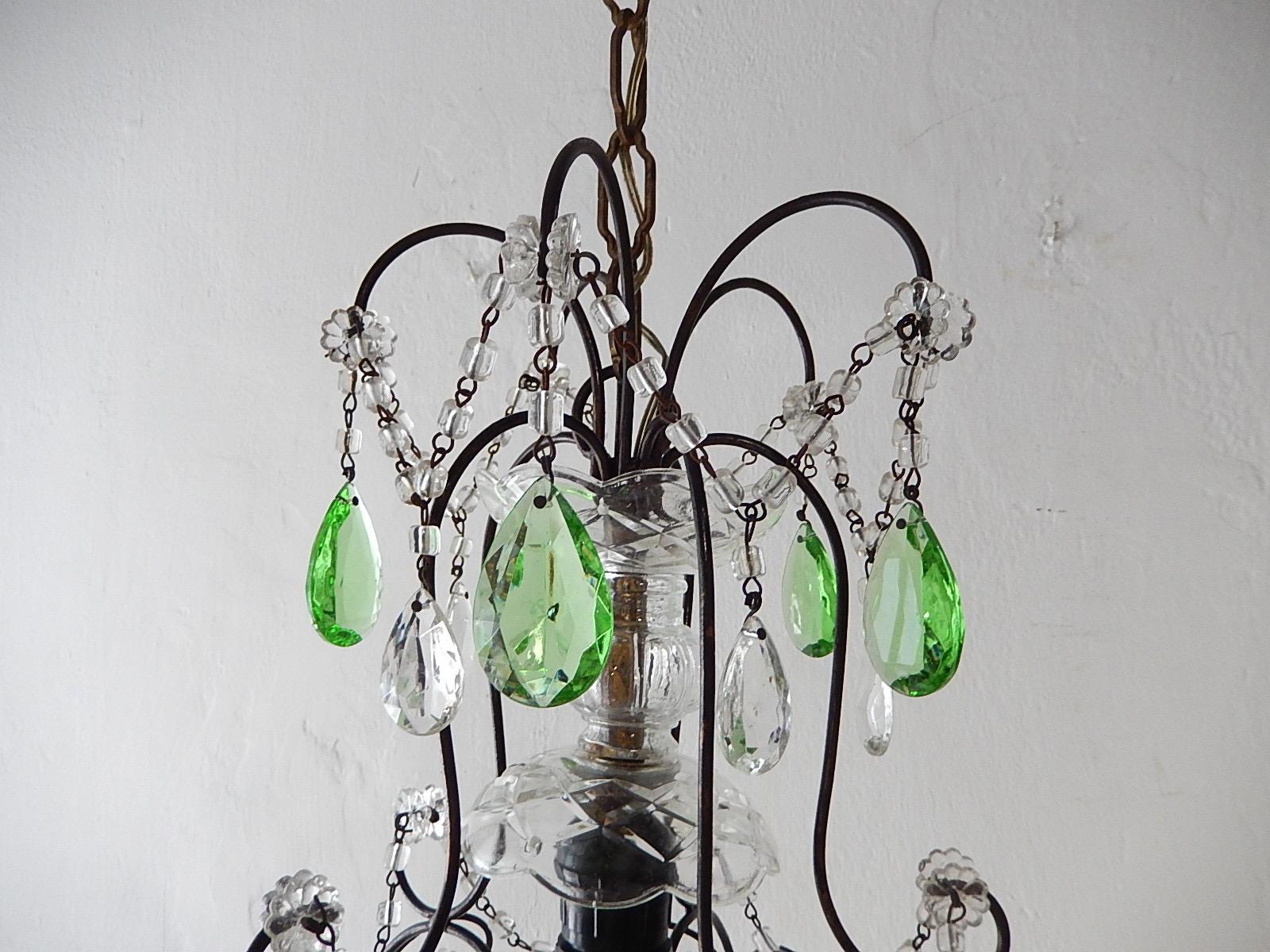 1920s Italian Green Prisms Macaroni Swags Crystal Chandelier In Good Condition For Sale In Modena (MO), Modena (Mo)