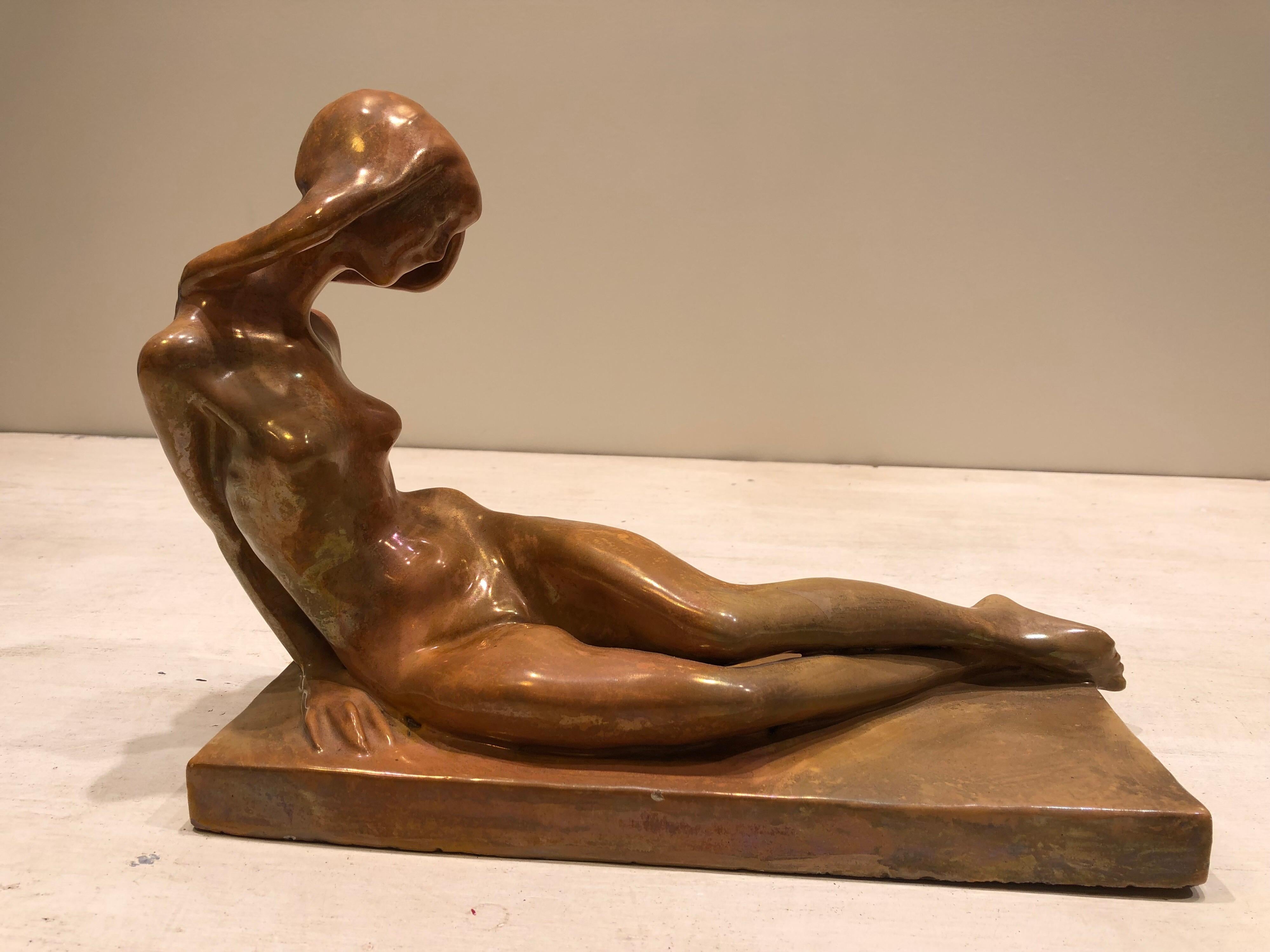 Hand-Crafted 1920s Italian Mazzolani Signed Ceramic Sculpture of a Nude Woman For Sale