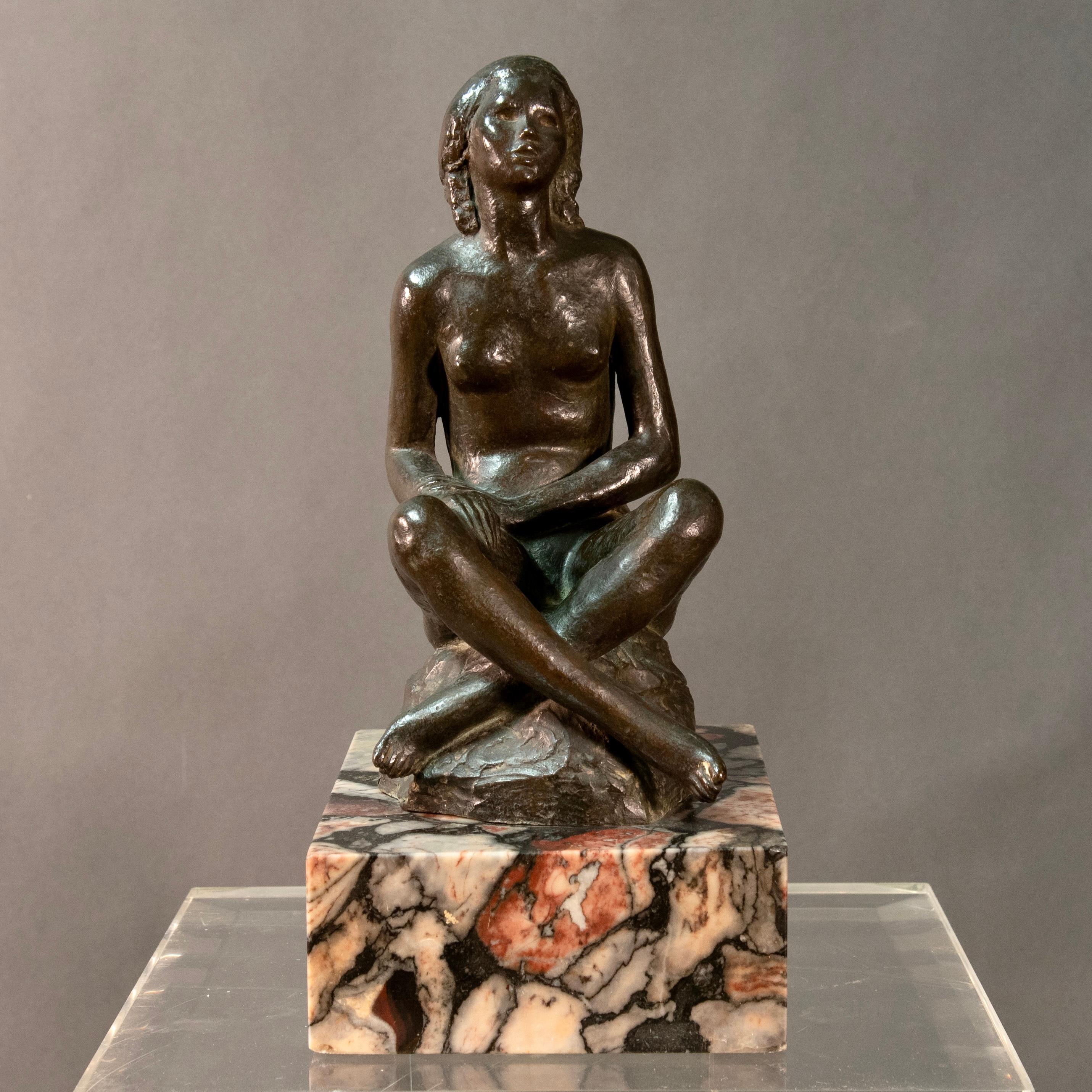 Sculpture en bronze signée Art déco italien des années 1920 - Femme nue en vente 8