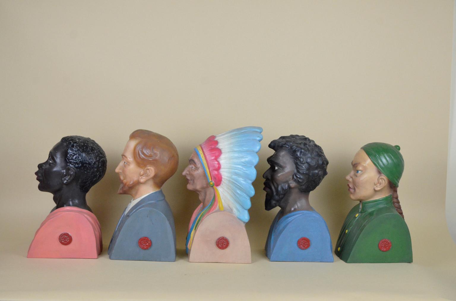 1920s Italian Vintage Set of Five Ethnographic Plaster Busts by Paravia, Turin In Good Condition For Sale In Milan, IT