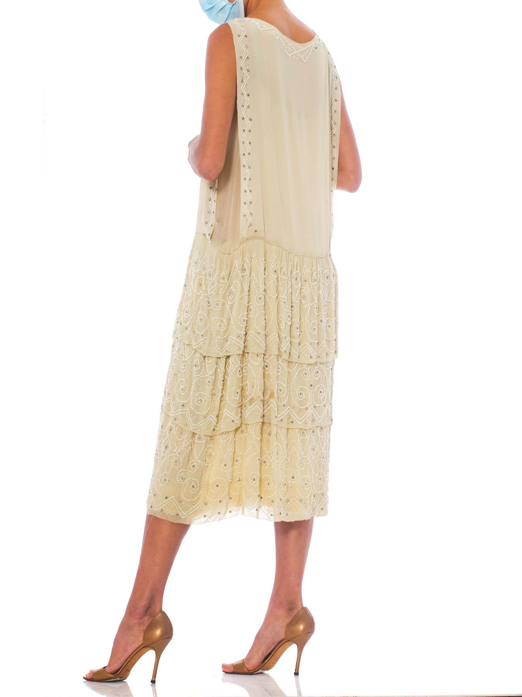 1920S Ivory Silk Chiffon Cocktail Dress With White Beadwork & Crystals In Excellent Condition For Sale In New York, NY