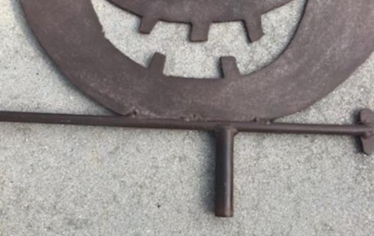 what is the o on a weather vane