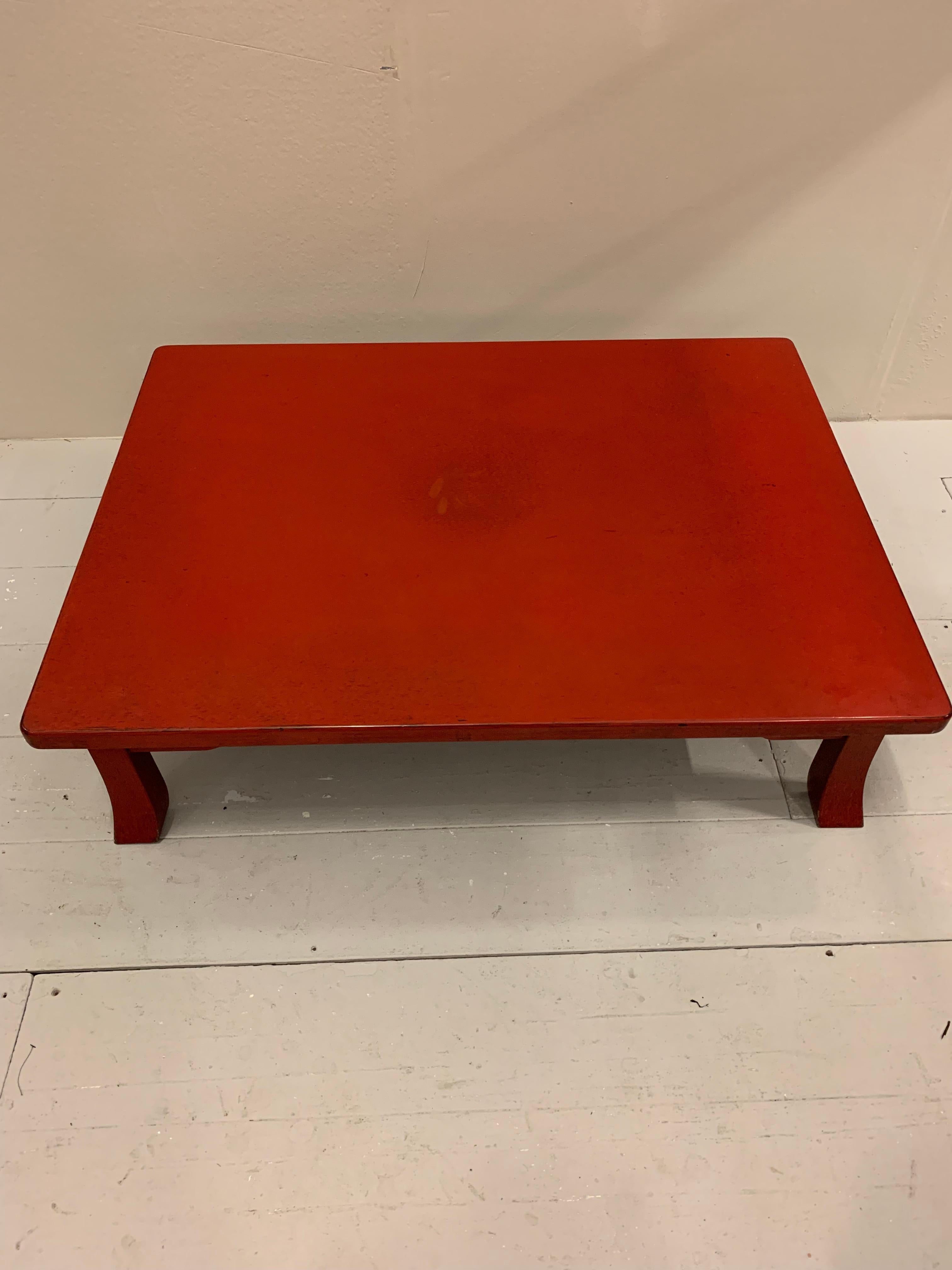 1920s Japanese Oriental Red Negora Lacquered Rectangular Coffee Table  For Sale 6