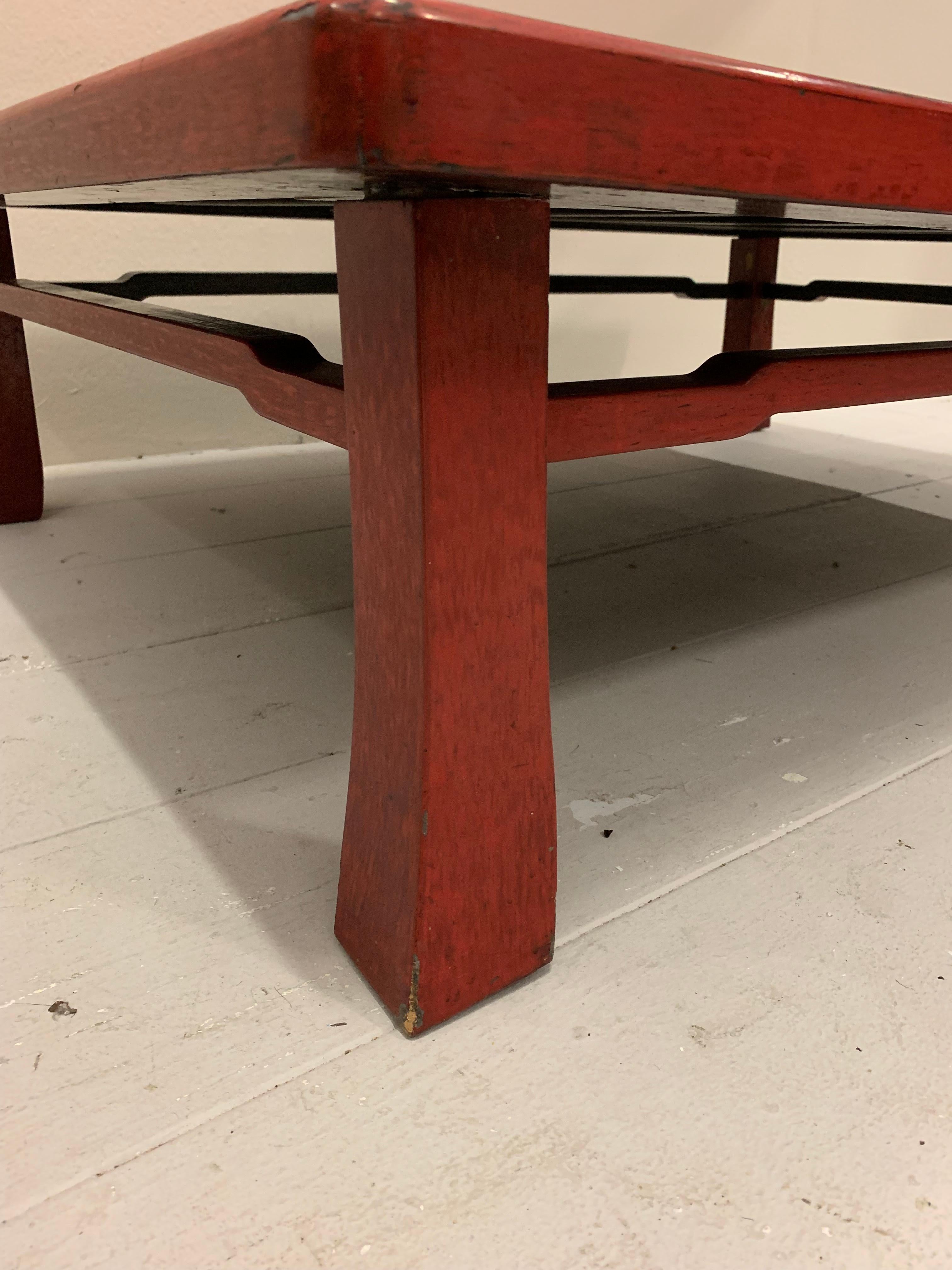 1920s Japanese Oriental Red Negora Lacquered Rectangular Coffee Table  For Sale 1