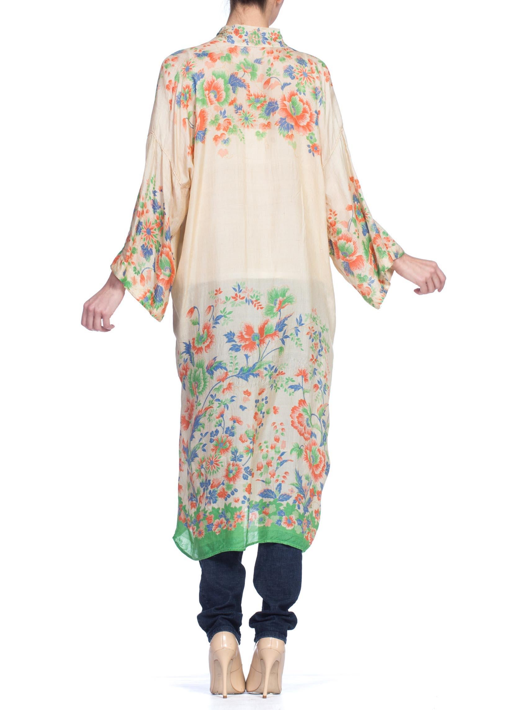 1920's Japanese Silk Asian Floral Kimono In Good Condition In New York, NY