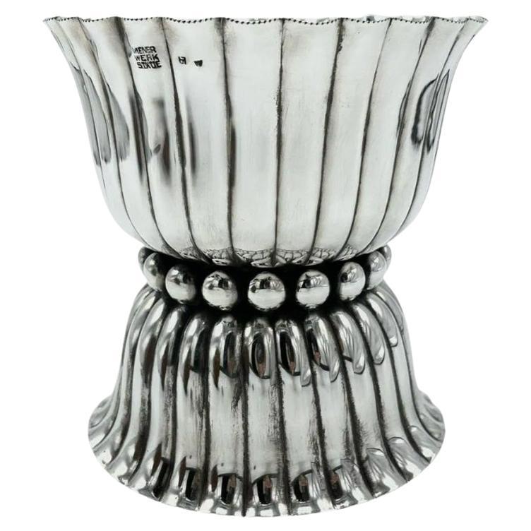 Ciotola con piede in argento Josef Hoffmann for Weiner Wersktatte degli anni '20