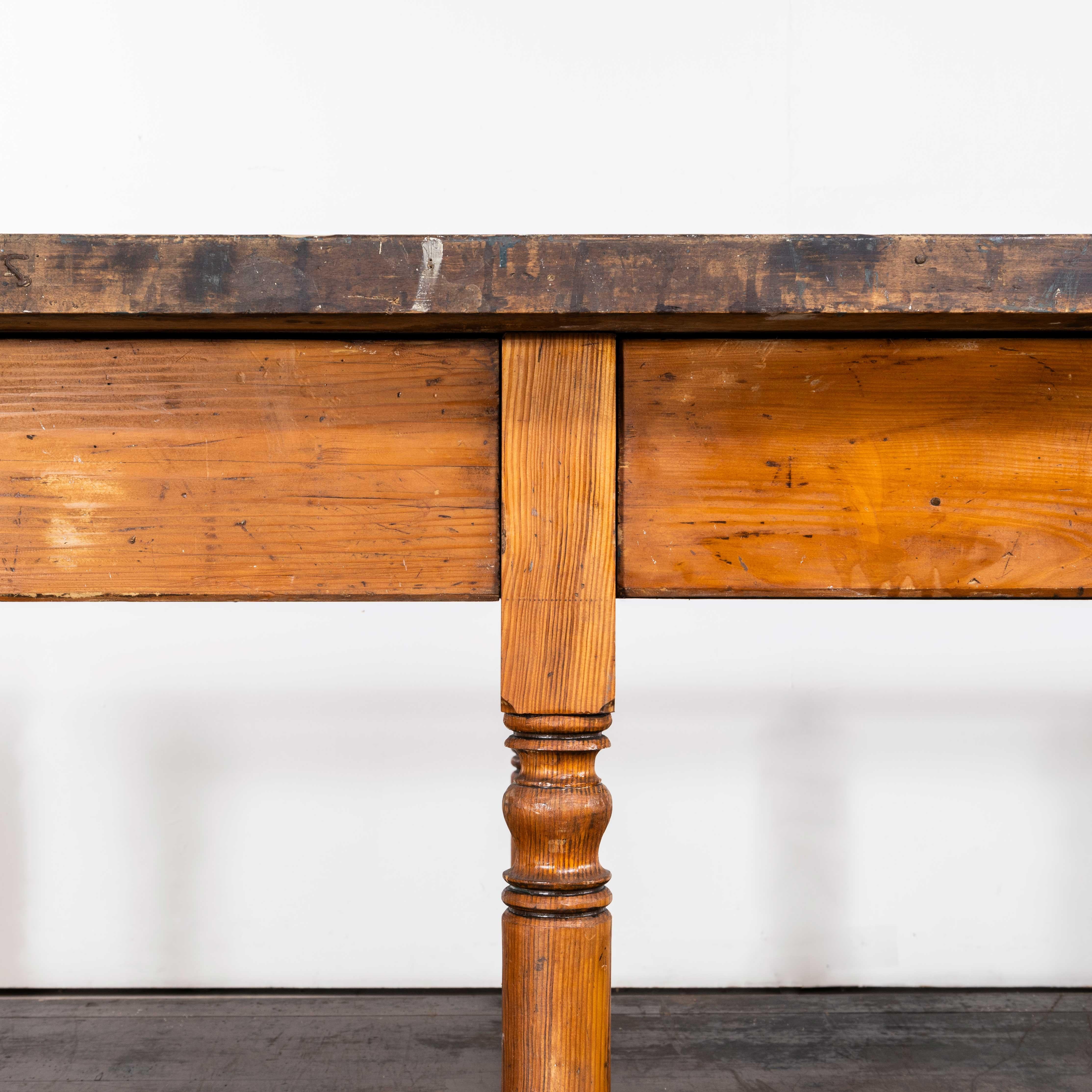 1920's Large Characterful French Kitchen Preparation Table - Turned Legs In Good Condition In Hook, Hampshire