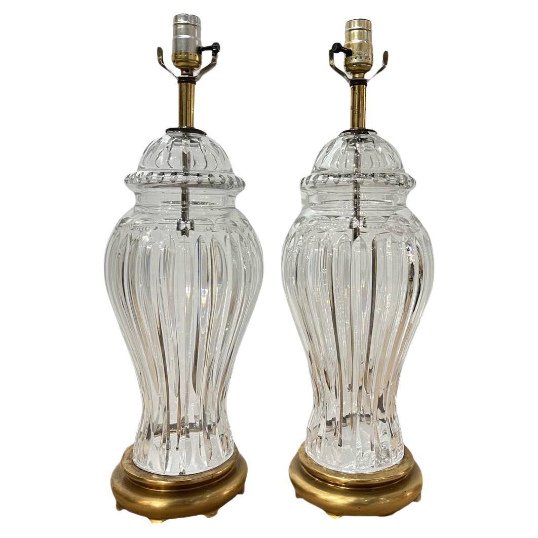 Paire de grandes lampes de table en cristal taillé des années 1920 en vente