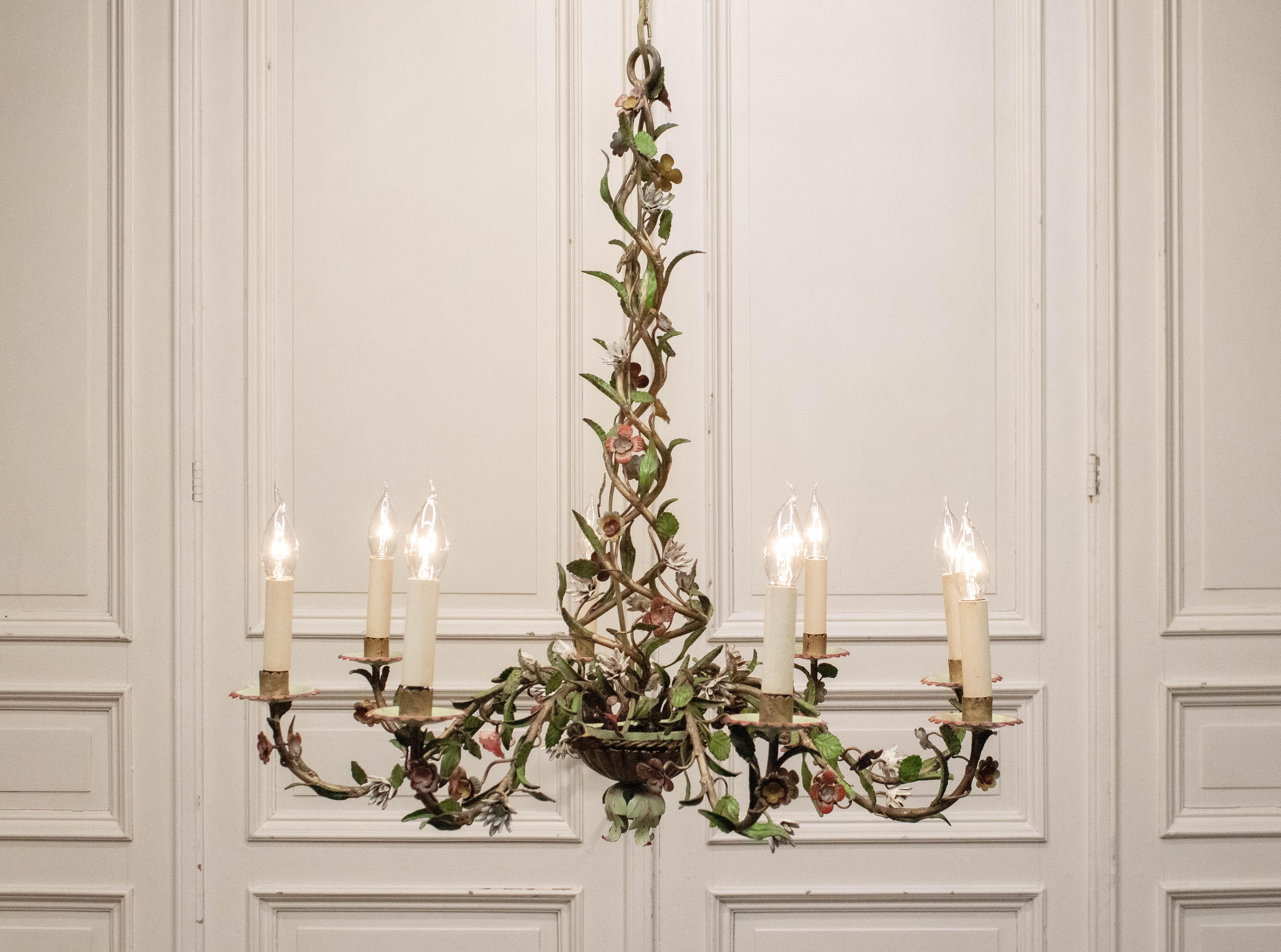 Early 20th Century 1920s , Large French Polychrome Painted Tole Chandelier For Sale