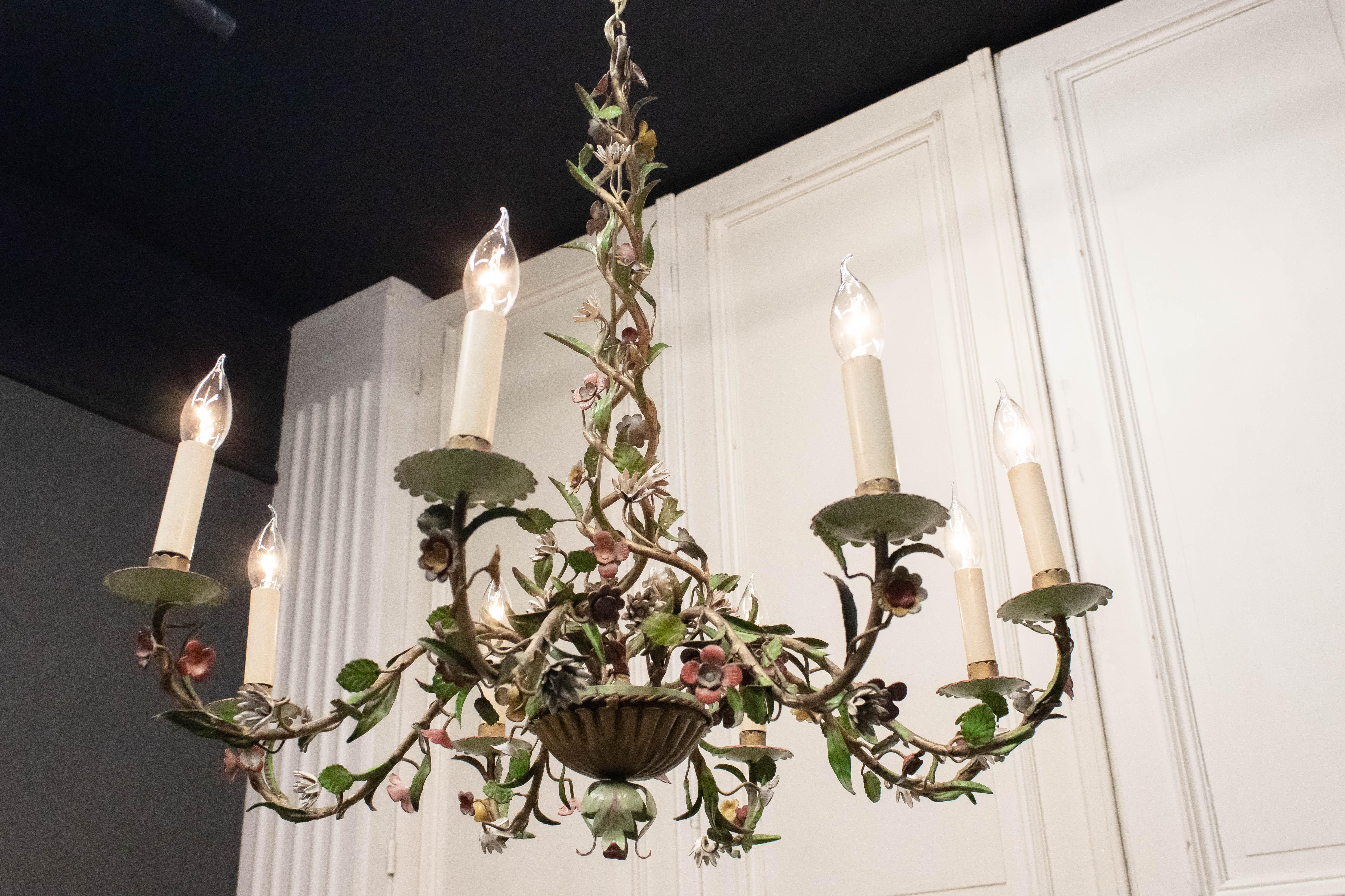 1920s , Large French Polychrome Painted Tole Chandelier For Sale 2