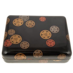 1920s Large Japanese Maki-E Lacquer Box With Creeping Wood Sorrel Mon Crest