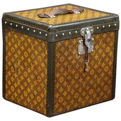 Louis Vuitton Malle pour Chapeau Haut de Forme en forme de malle, années 1920