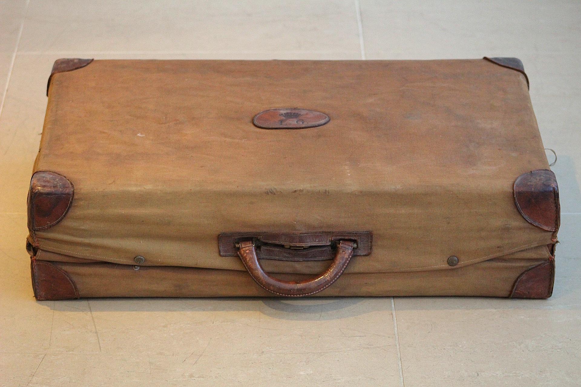 1920s Louis Vuitton Leather Case With Royal Provenance and Genuine Cover For Sale 15