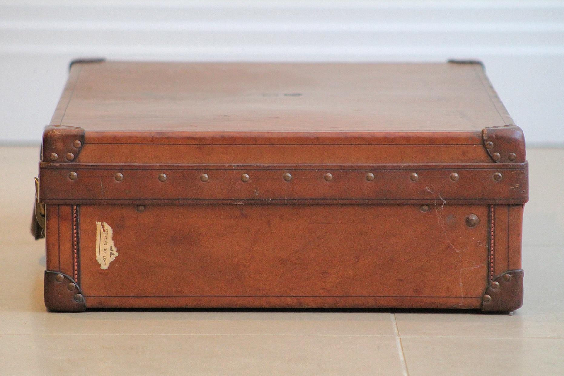 1920s Louis Vuitton Leather Case With Royal Provenance and Genuine Cover In Good Condition For Sale In London, GB