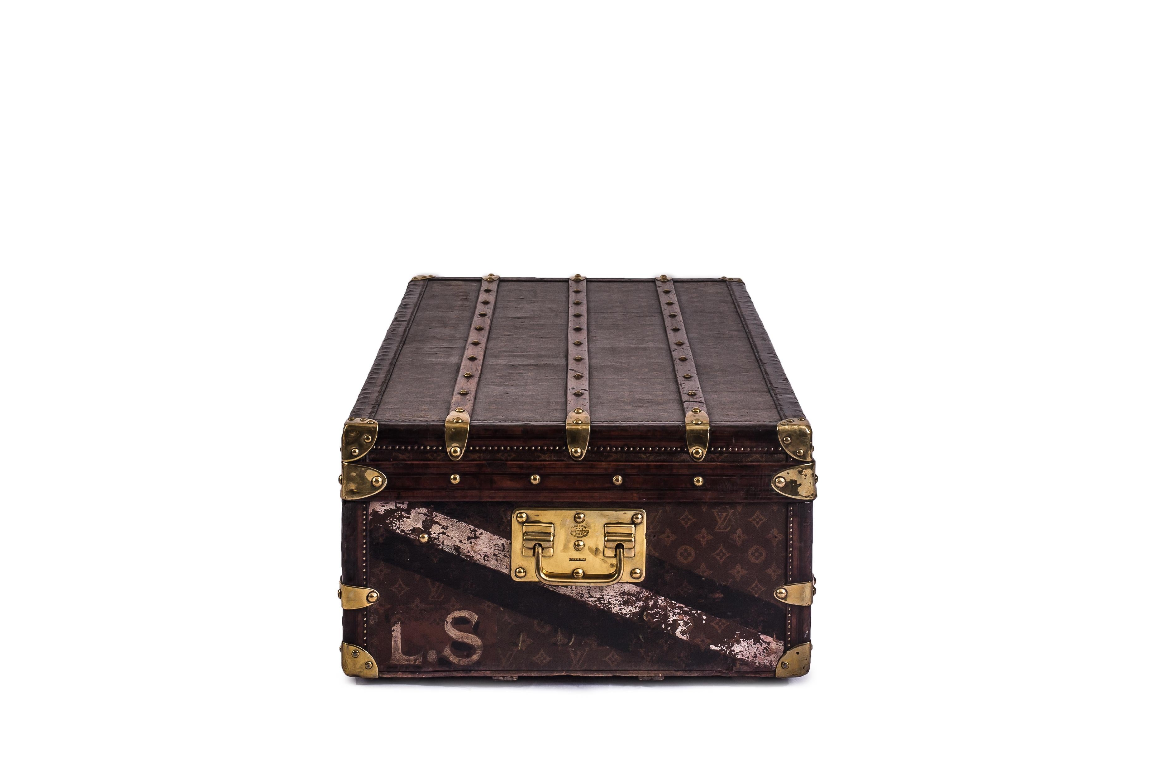 1920s Louis Vuitton Monogram Large Cabin Trunk In Fair Condition In Hong Kong, HK