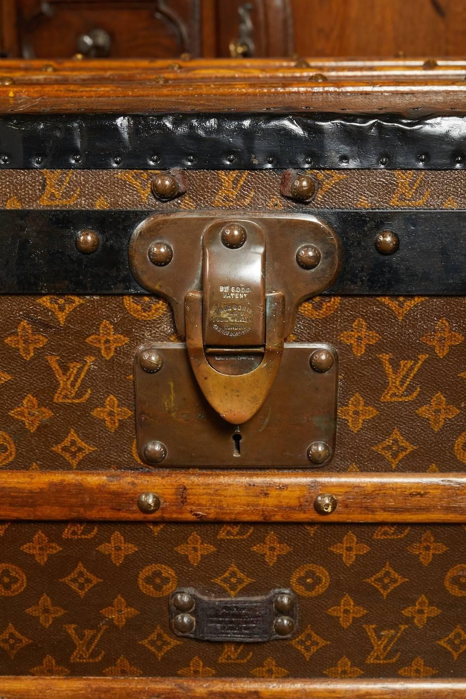 1920s Louis Vuitton Steamer Trunk In Excellent Condition In Montreal, QC