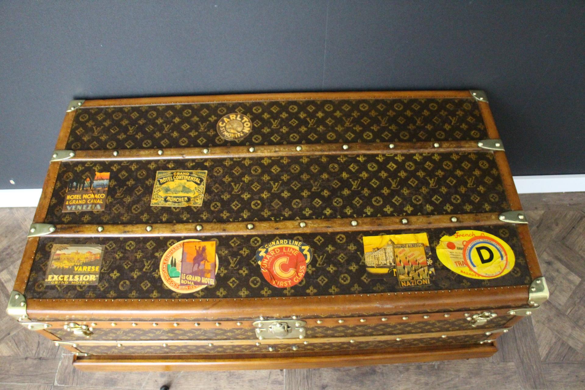 1920's Louis Vuitton Steamer Trunk in Stenciled Monogram, 100 cm Vuitton Trunk 5