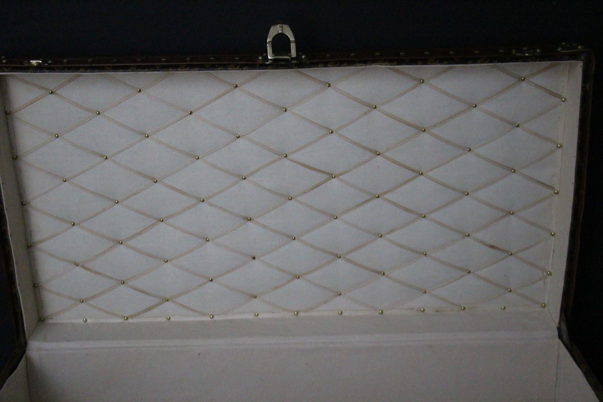 1920's Louis Vuitton Steamer Trunk in Stenciled Monogram, 100 cm Vuitton Trunk 8