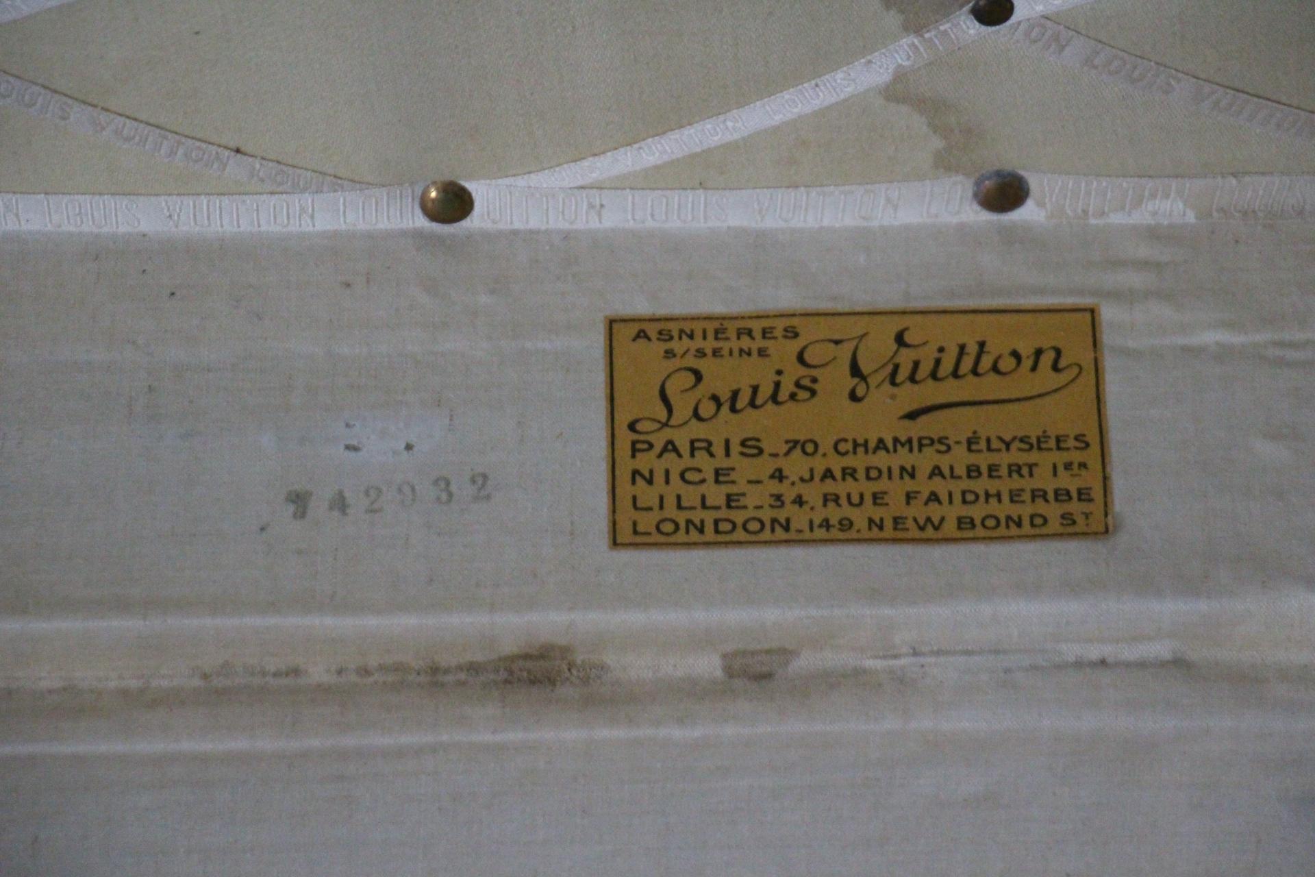 1920's Louis Vuitton Steamer Trunk in Stenciled Monogram, 100 cm Vuitton Trunk 12