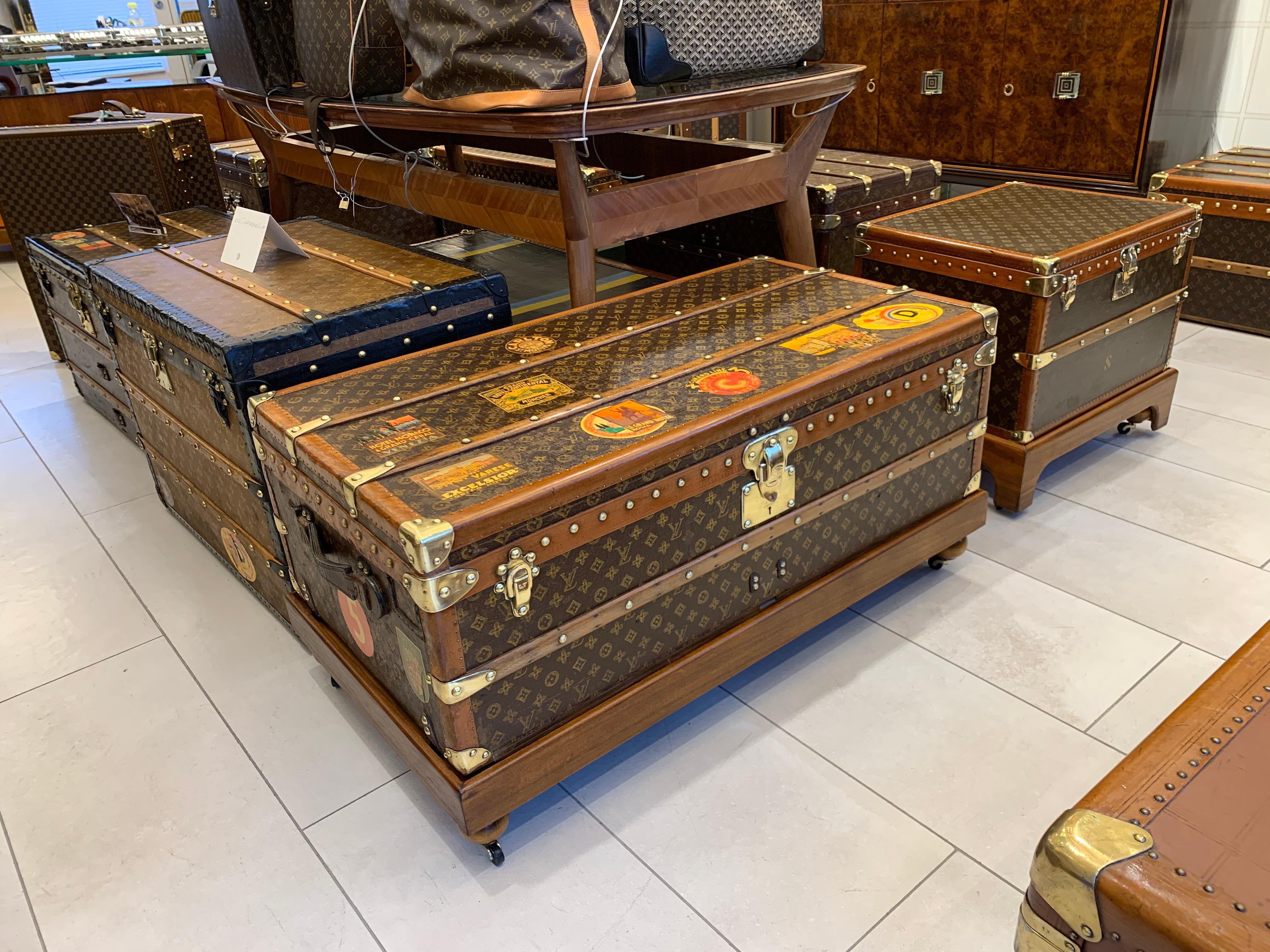1920's Louis Vuitton Steamer Trunk in Stenciled Monogram, 100 cm Vuitton Trunk 12