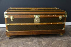 1920's Louis Vuitton Steamer Trunk in Stenciled Monogram, 100 cm Vuitton Trunk