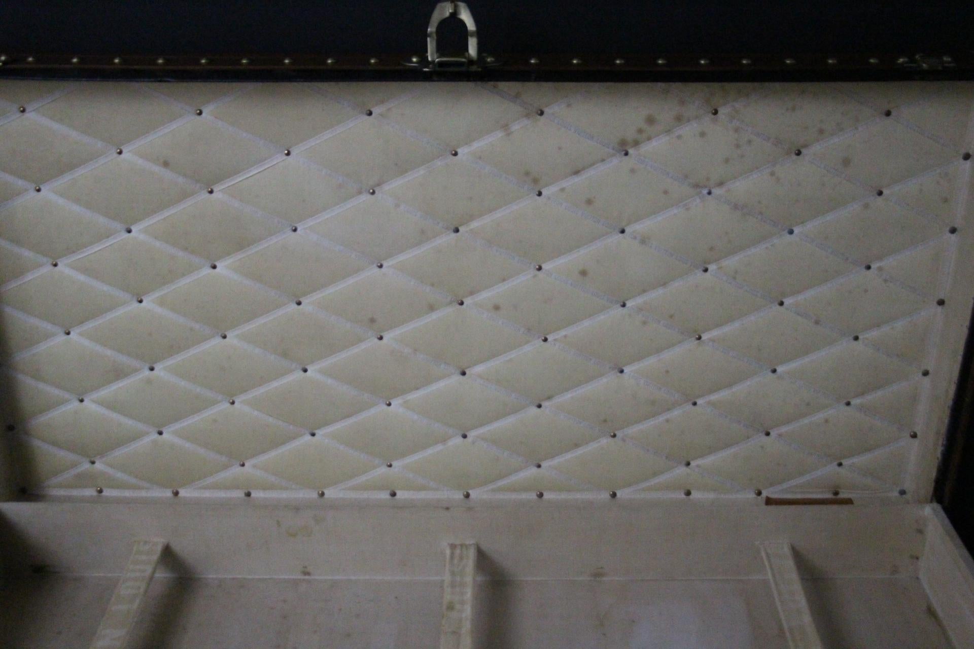 Baule a vapore Louis Vuitton del 1920 con monogram stencil, 110 cm Baule Vuitton in vendita 9