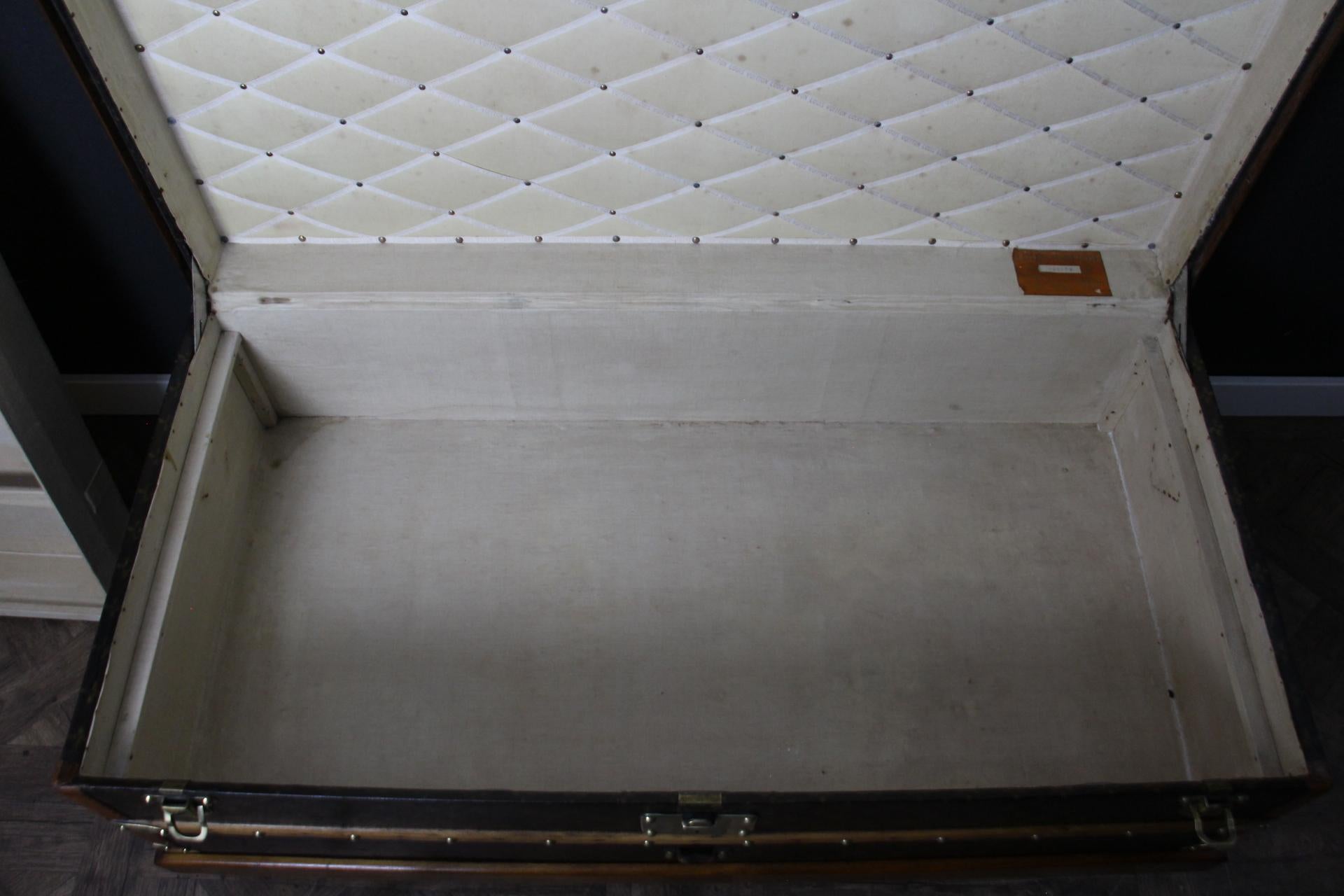 Baule a vapore Louis Vuitton del 1920 con monogram stencil, 110 cm Baule Vuitton in vendita 12