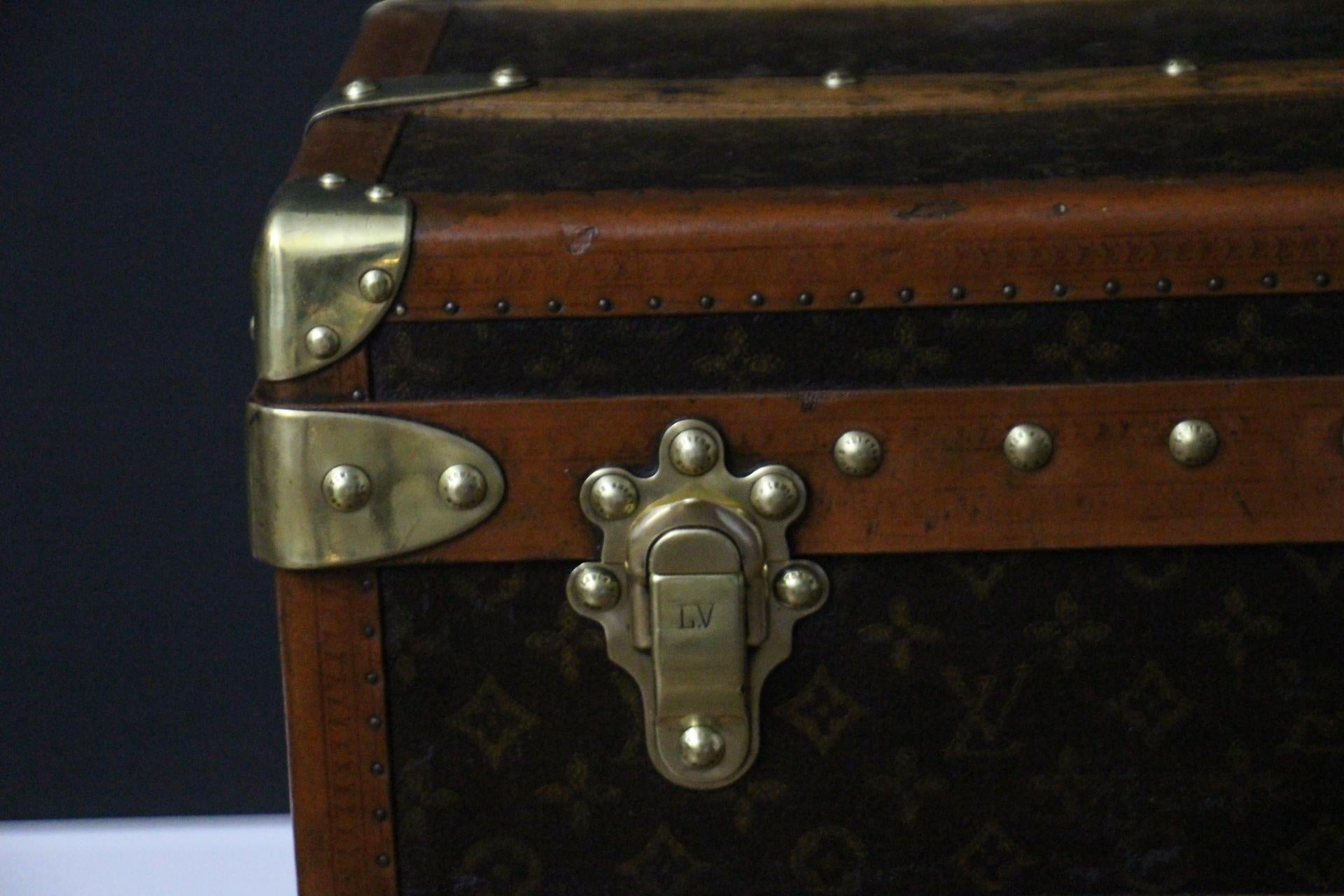 Ottone Baule a vapore Louis Vuitton del 1920 con monogram stencil, 110 cm Baule Vuitton in vendita