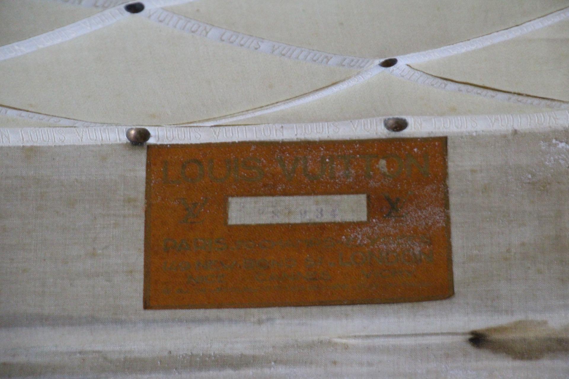 Baule a vapore Louis Vuitton del 1920 con monogram stencil, 120 cm Baule Vuitton in vendita 10
