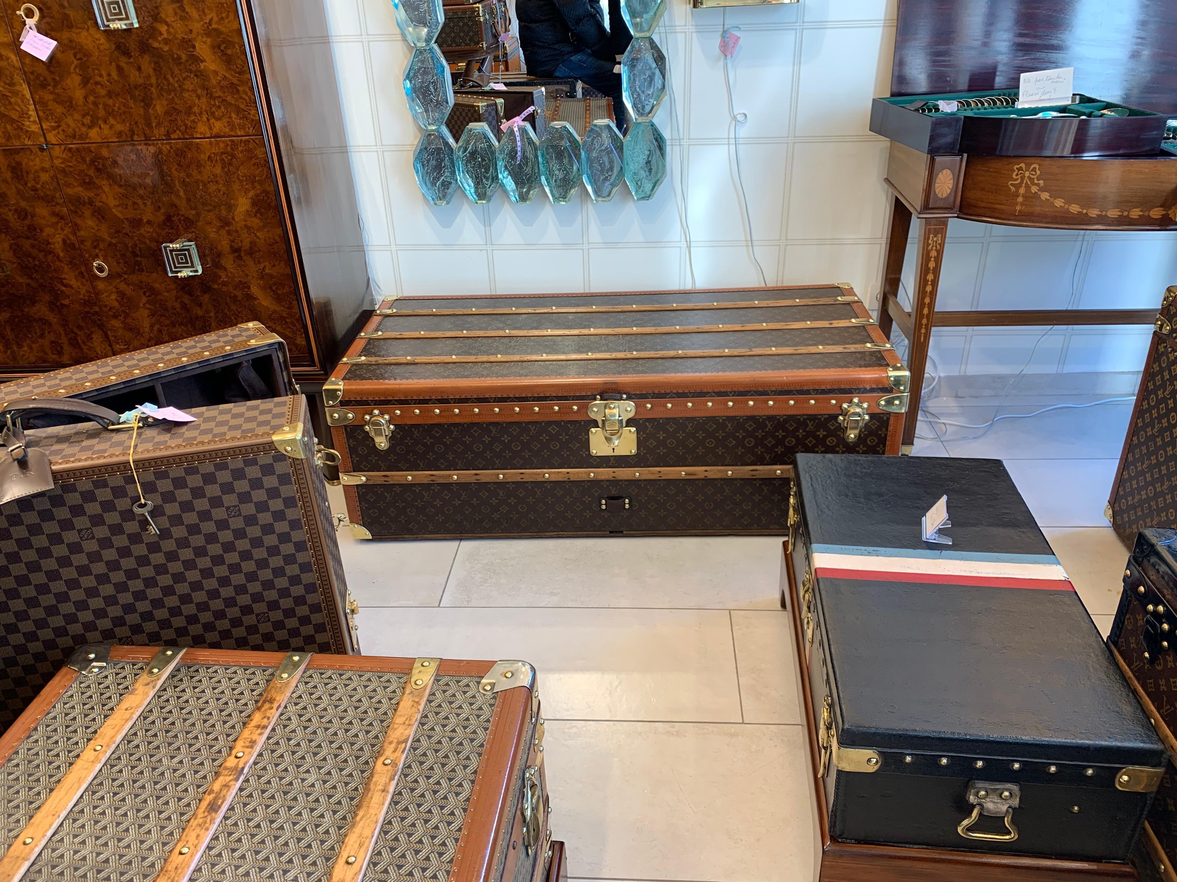 Baule a vapore Louis Vuitton del 1920 con monogram stencil, 120 cm Baule Vuitton in vendita 14