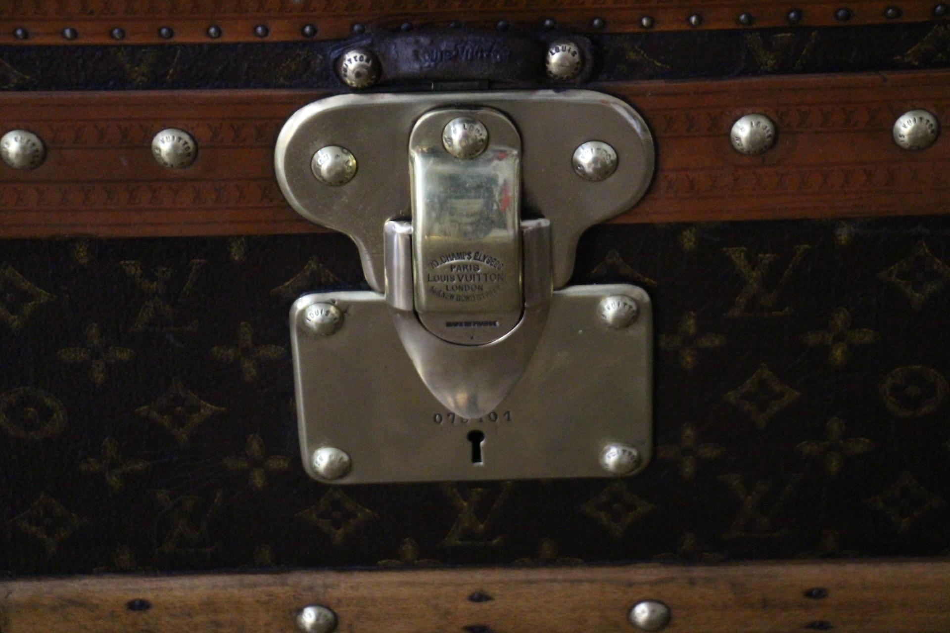 Baule a vapore Louis Vuitton del 1920 con monogram stencil, 120 cm Baule Vuitton In condizioni buone in vendita a Saint-Ouen, FR
