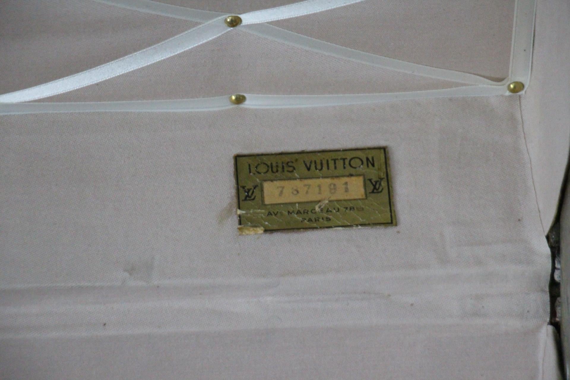 Baule a vapore Louis Vuitton del 1920 con monogram stencil, 130 cm Baule Vuitton in vendita 7