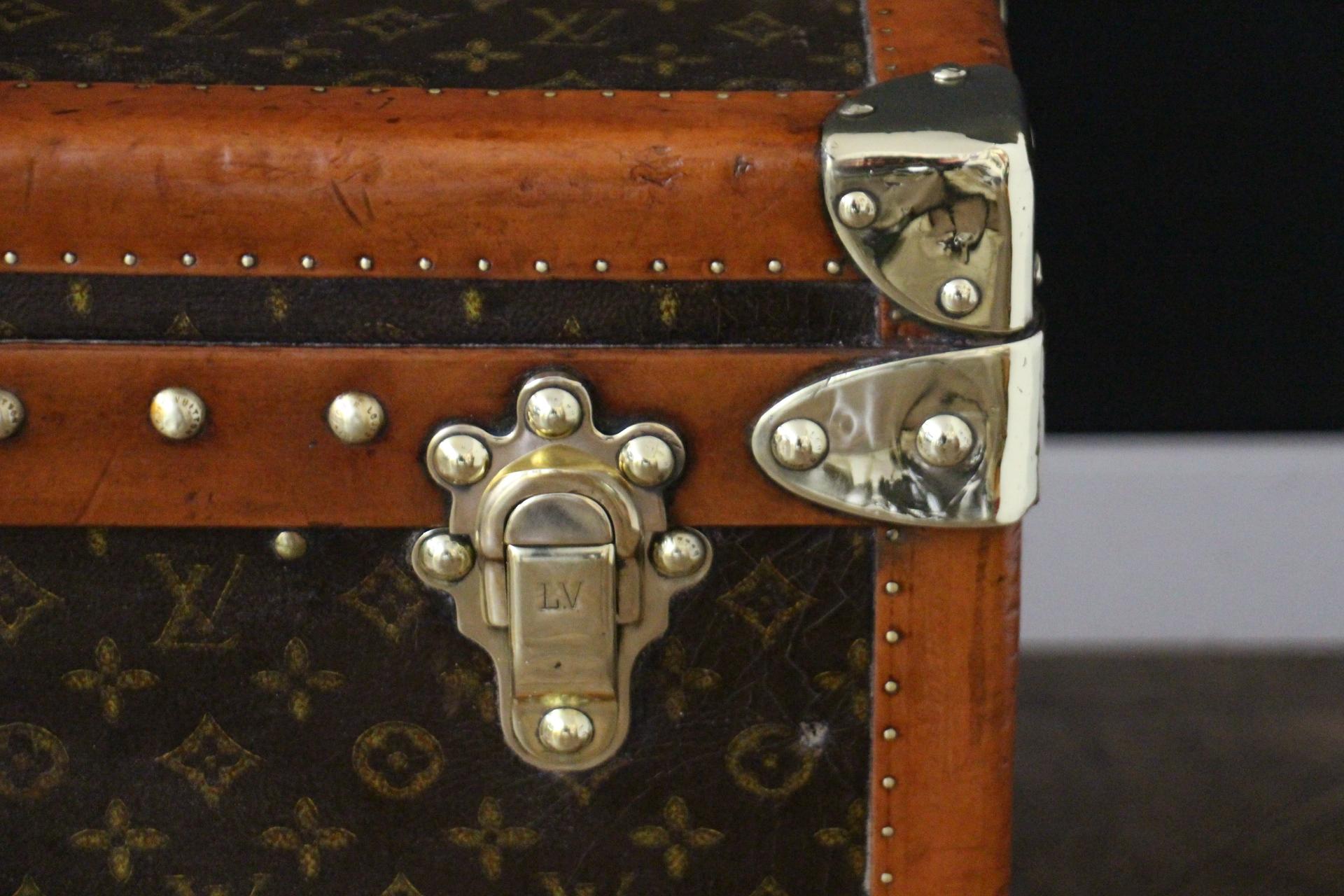 Ottone Baule a vapore Louis Vuitton del 1920 con monogram stencil, 130 cm Baule Vuitton in vendita