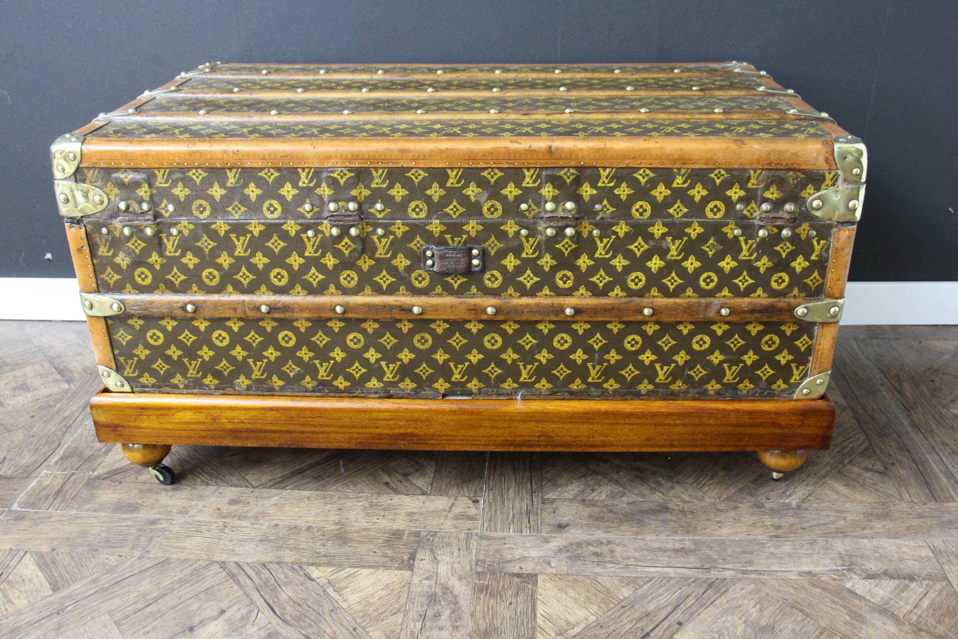 1920's Louis Vuitton Steamer Trunk in Stenciled Monogram, 90 cm Vuitton Trunk For Sale 4