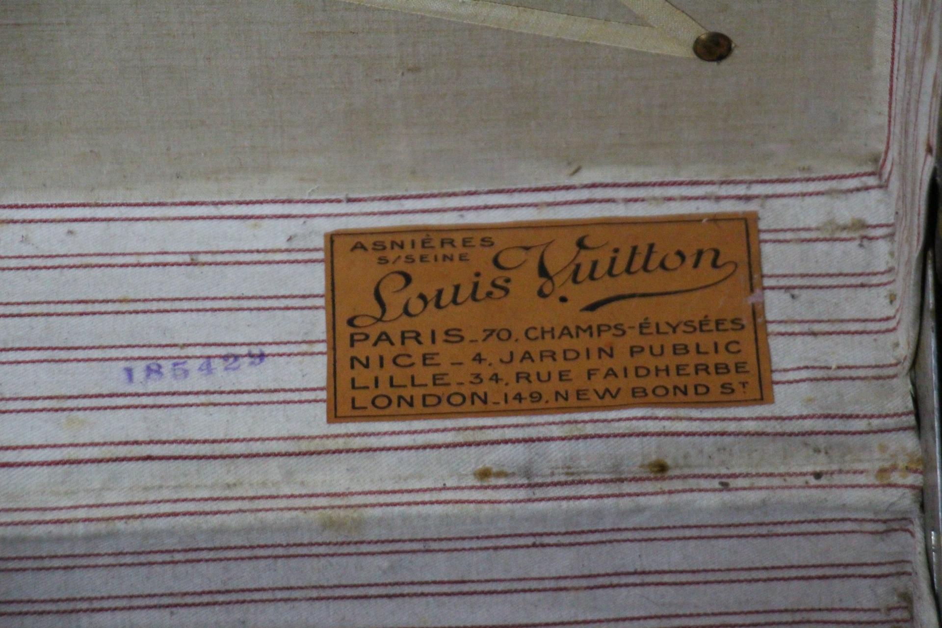 1920's Louis Vuitton Steamer Trunk in Stenciled Monogram, 90 cm Vuitton Trunk For Sale 5