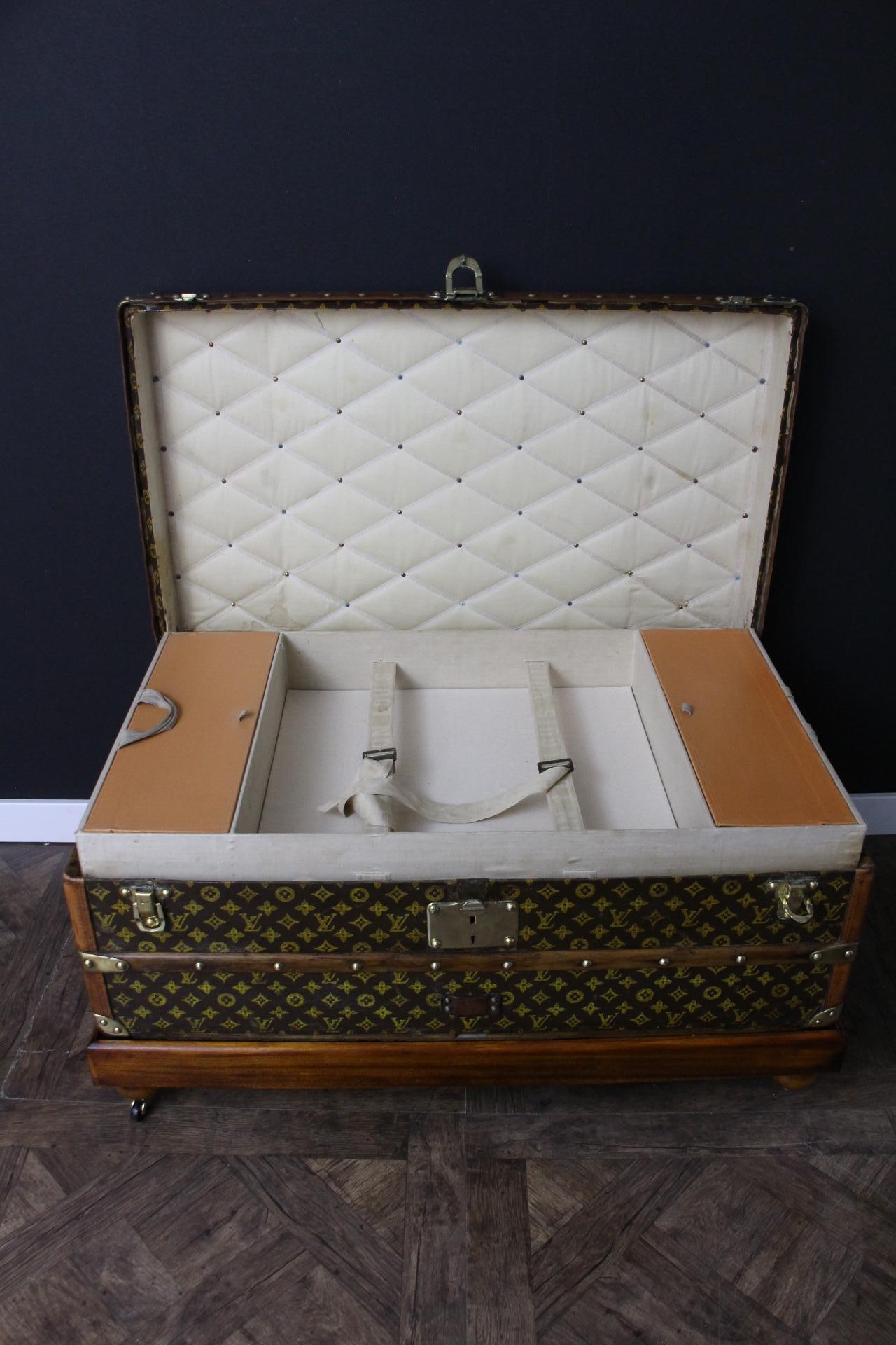1920's Louis Vuitton Steamer Trunk in Stenciled Monogram, 90 cm Vuitton Trunk For Sale 7