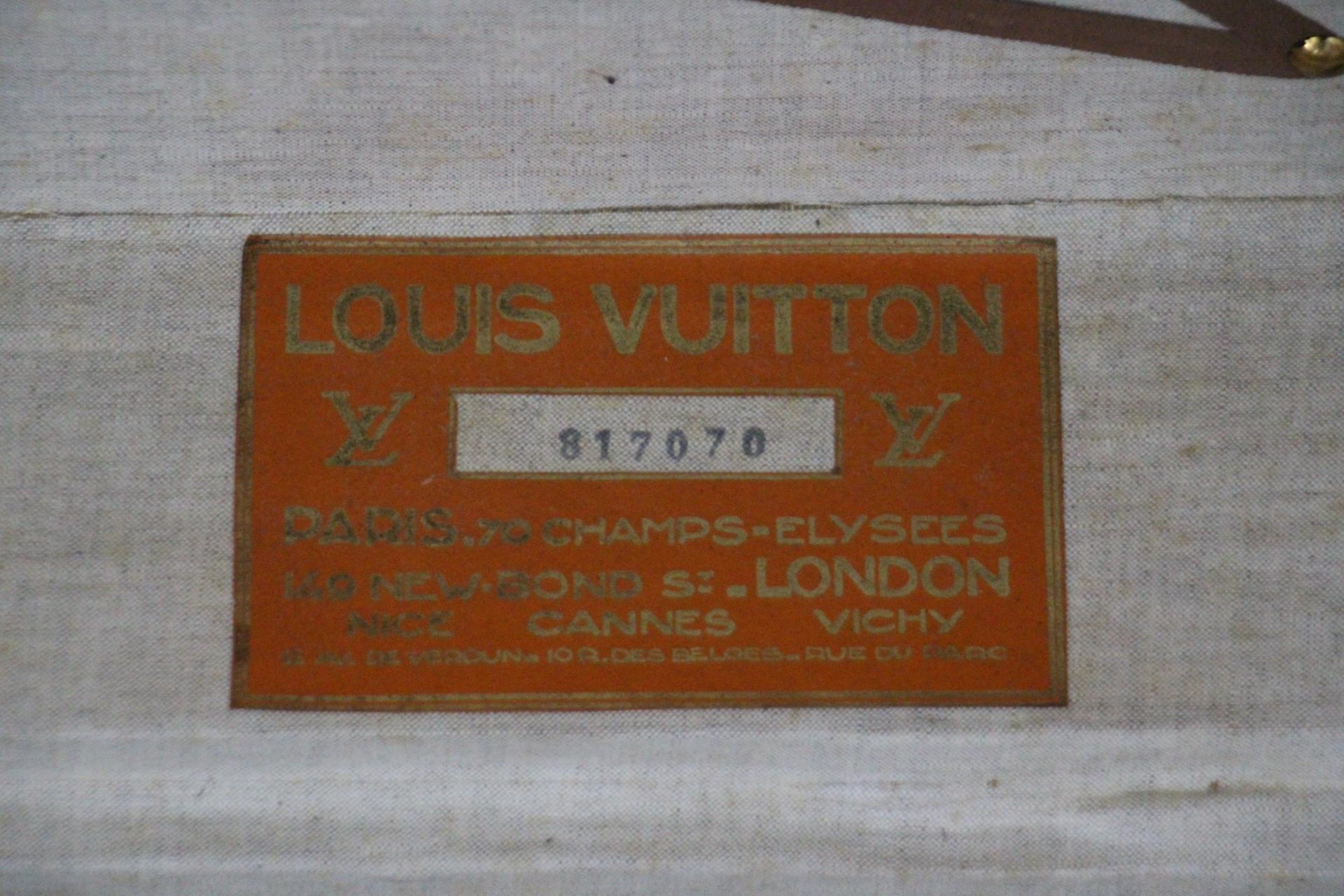 1920's Louis Vuitton Steamer Trunk in Stenciled Monogram, 90 cm Vuitton Trunk For Sale 8