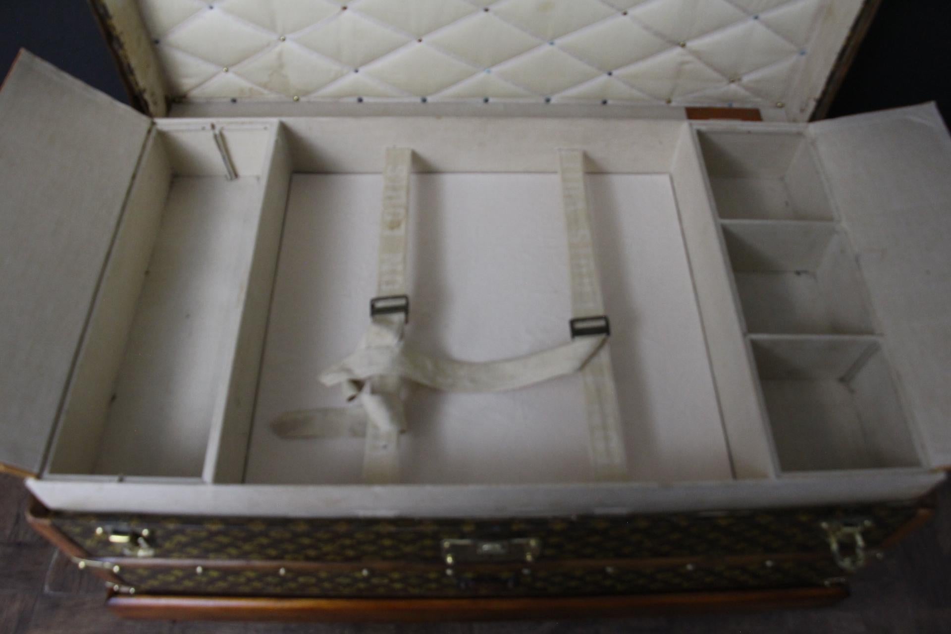 1920's Louis Vuitton Steamer Trunk in Stenciled Monogram, 90 cm Vuitton Trunk For Sale 9