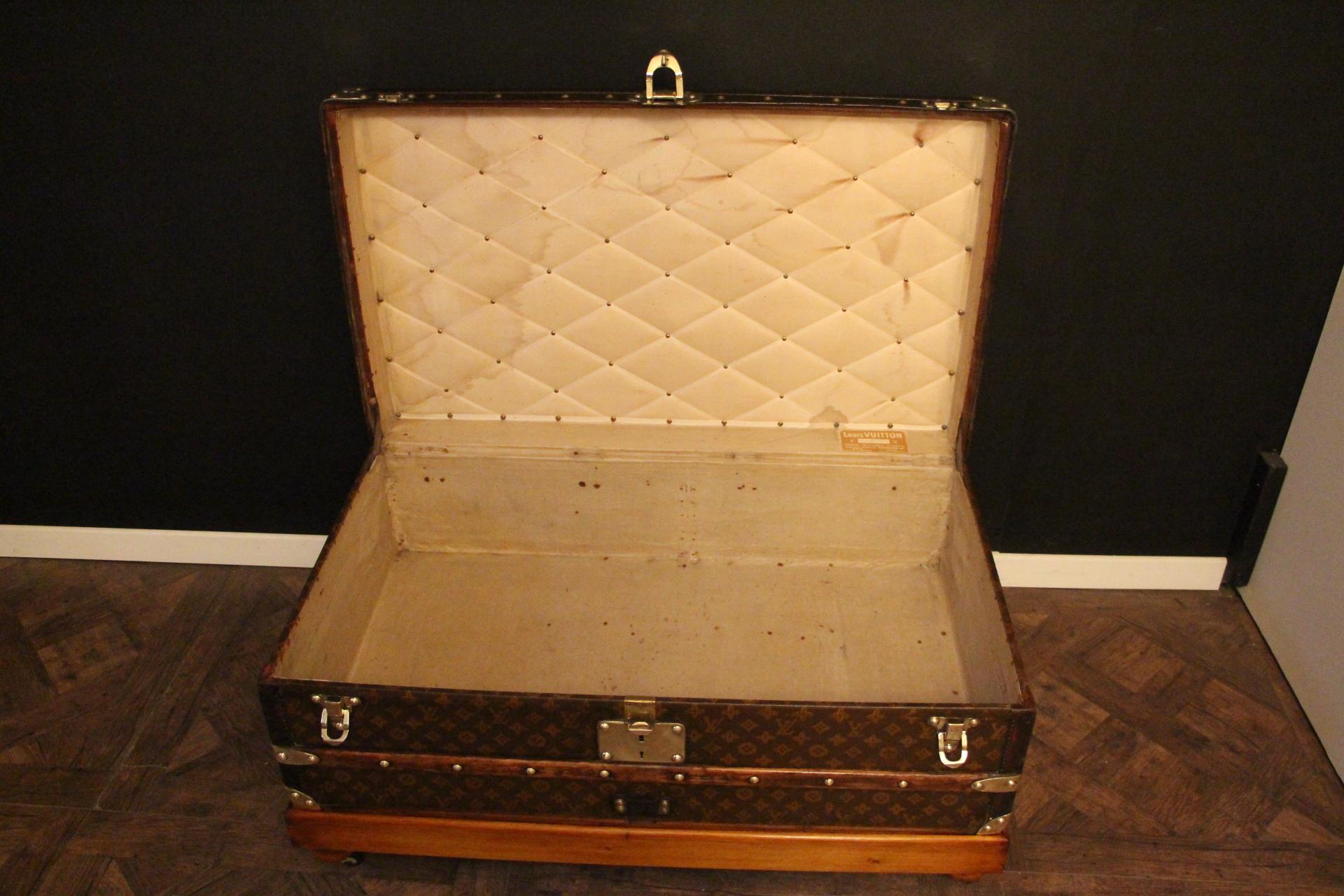 1920er Louis Vuitton Dampfer-Truhe mit Stenciled-Monogramm , Vuitton im Angebot 5