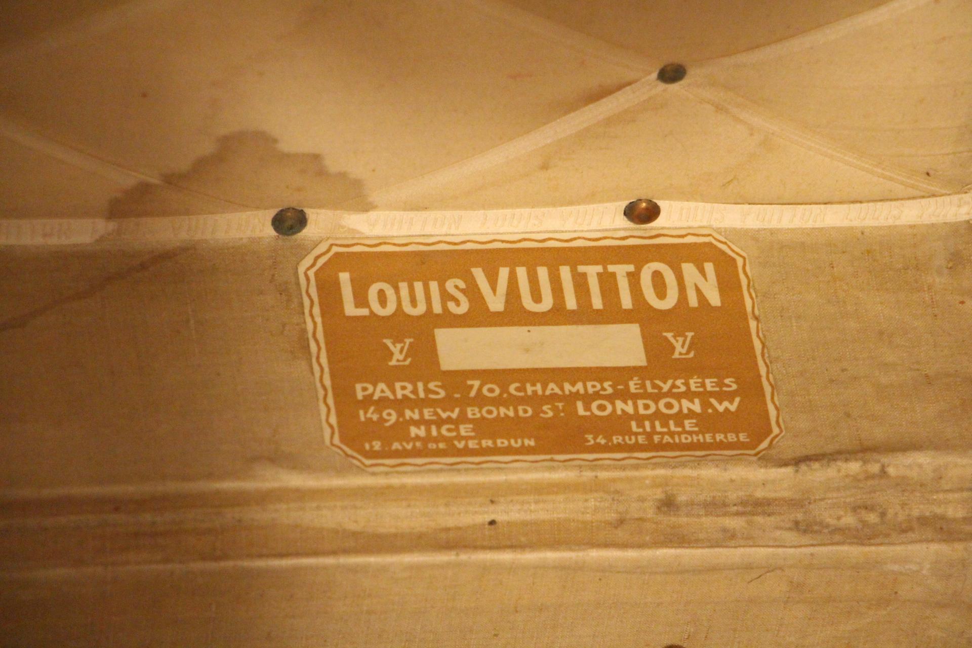 Malle à vapeur Louis Vuitton des années 1920 en monogramme poinçonné, Malle Vuitton en vente 8