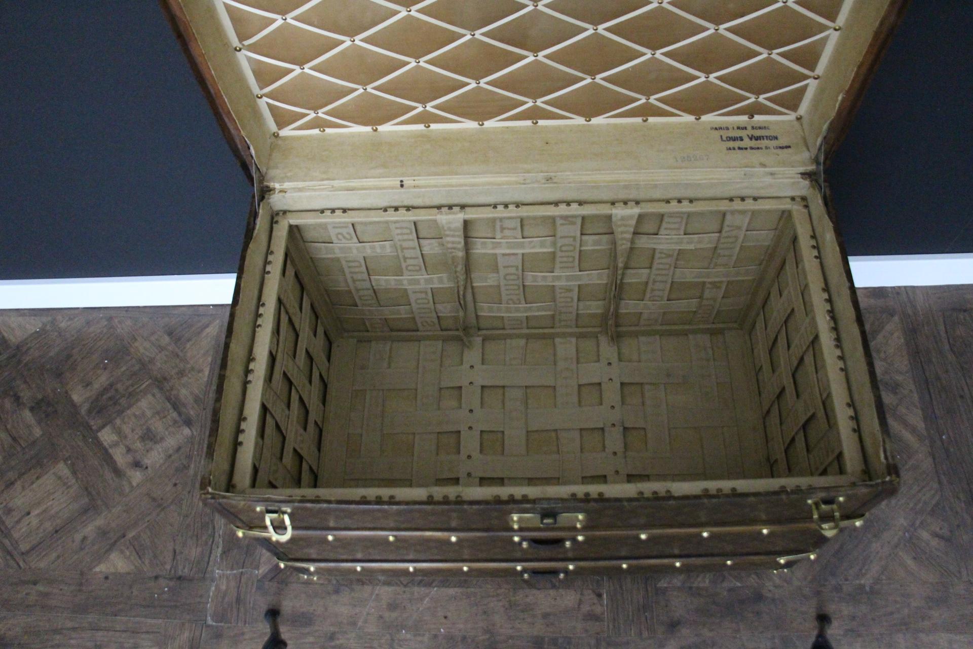 1920's Louis Vuitton Trunk, 70 cm Louis Vuitton Steamer Trunk, Vuitton Hat Trunk For Sale 4