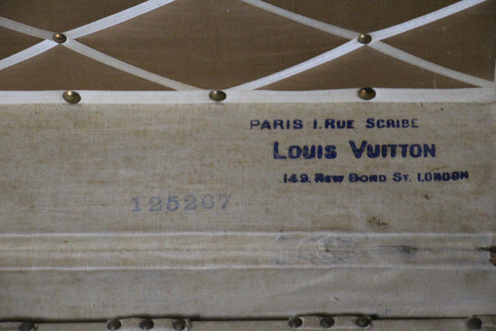 1920's Louis Vuitton Trunk, 70 cm Louis Vuitton Steamer Trunk, Vuitton Hat Trunk For Sale 9