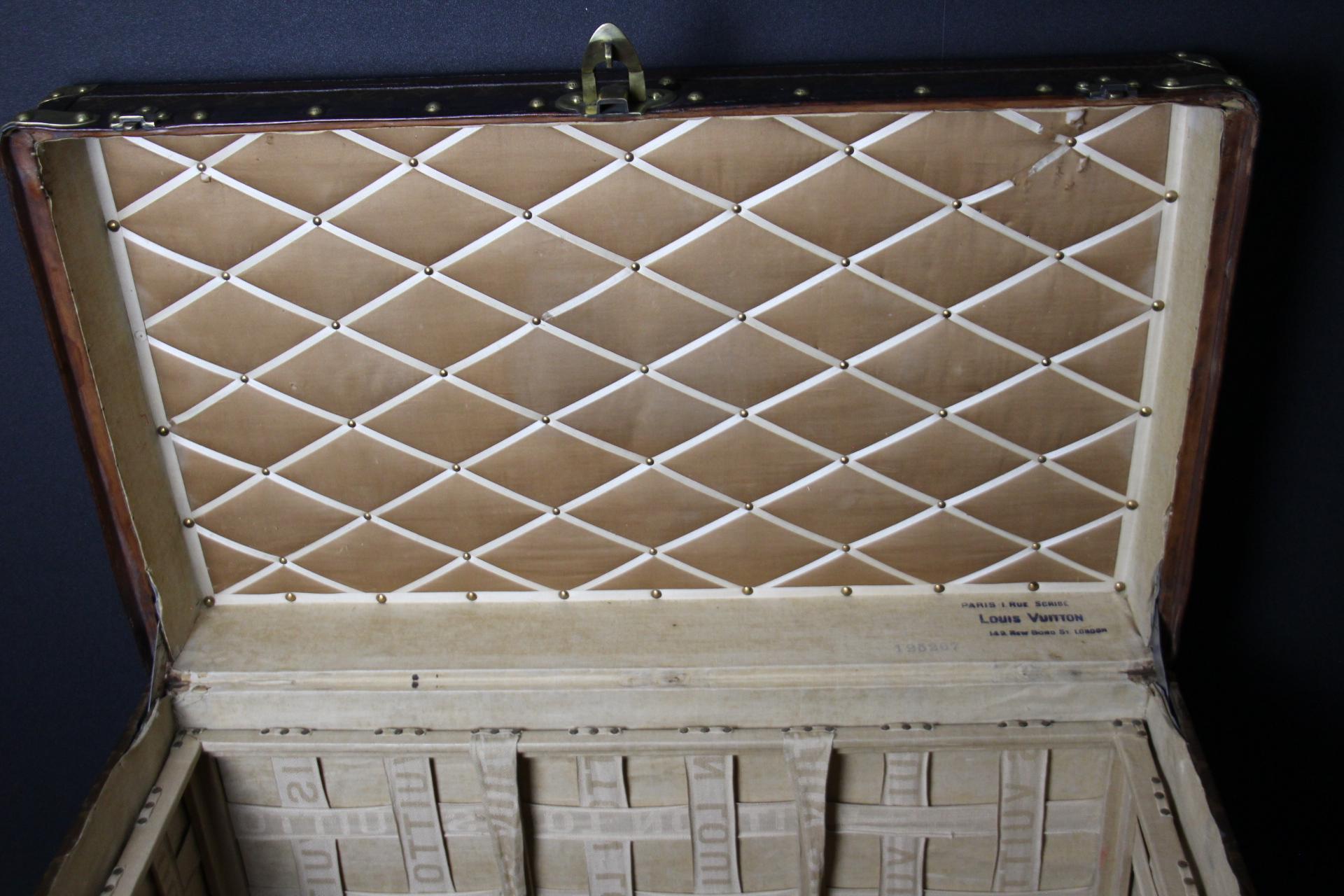 1920's Louis Vuitton Trunk, 70 cm Louis Vuitton Steamer Trunk, Vuitton Hat Trunk For Sale 8