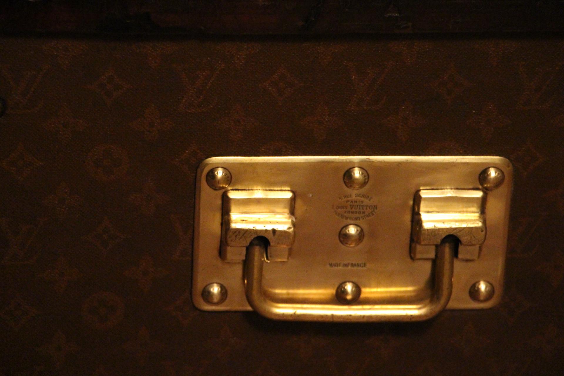 1920's Louis Vuitton Trunk in Monogram, Louis Vuitton Steamer Trunk For Sale 2