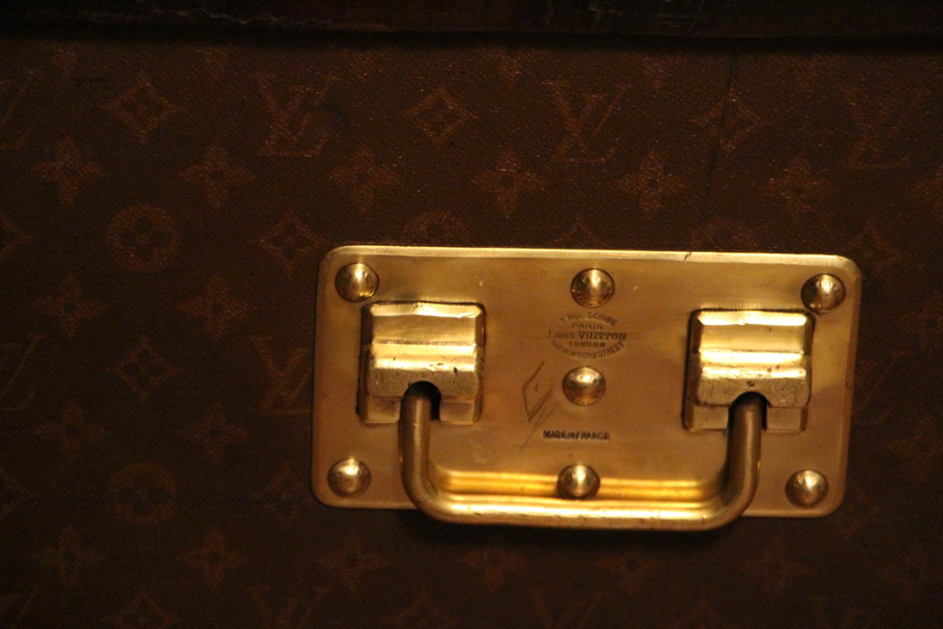 Laiton Coffre à vapeur Louis Vuitton des années 1920 avec monogramme, coffre à vapeur Louis Vuitton en vente