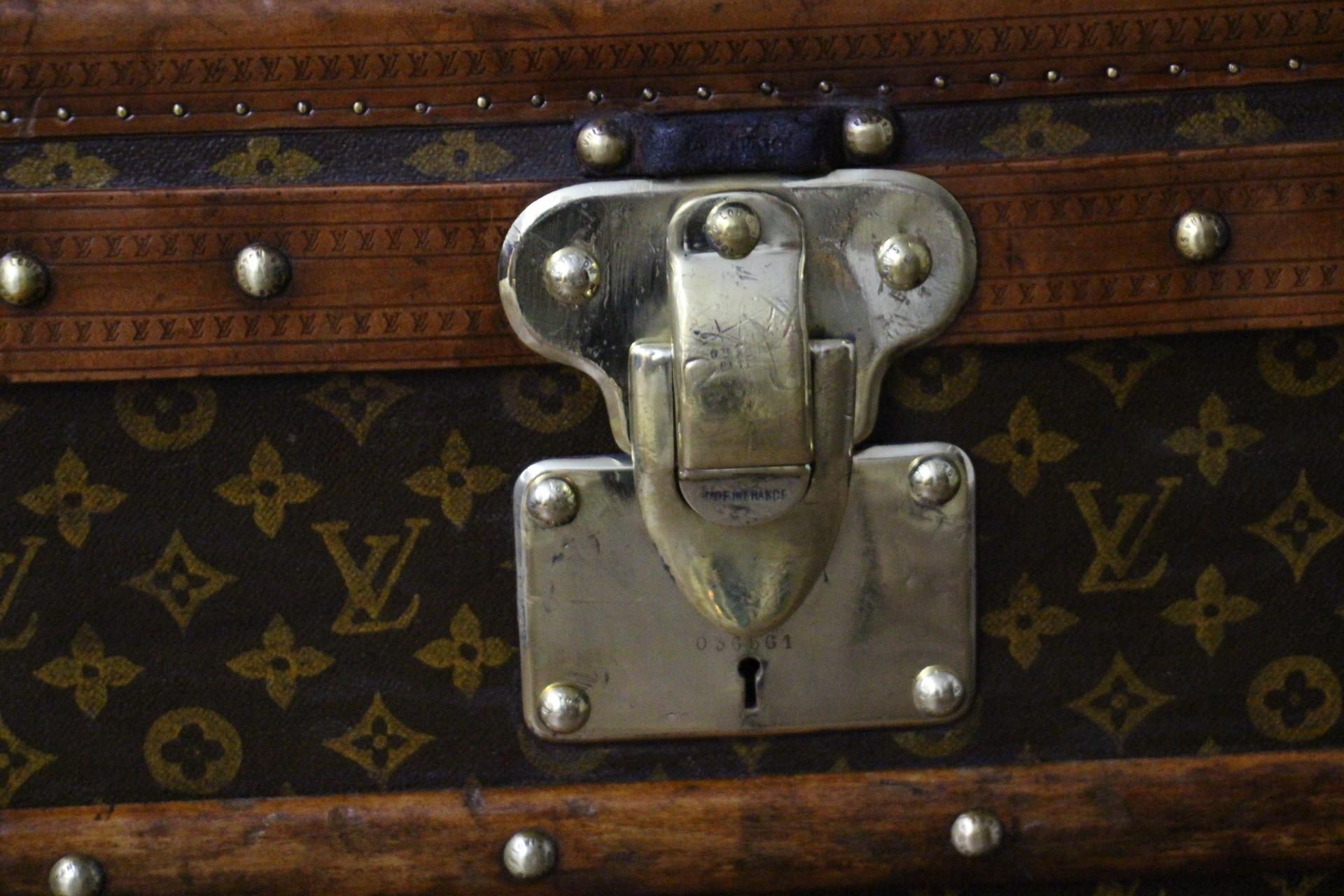 Début du 20ème siècle Malle Louis Vuitton des années 1920 avec monogramme, Malle à vapeur Louis Vuitton 100 cm en vente